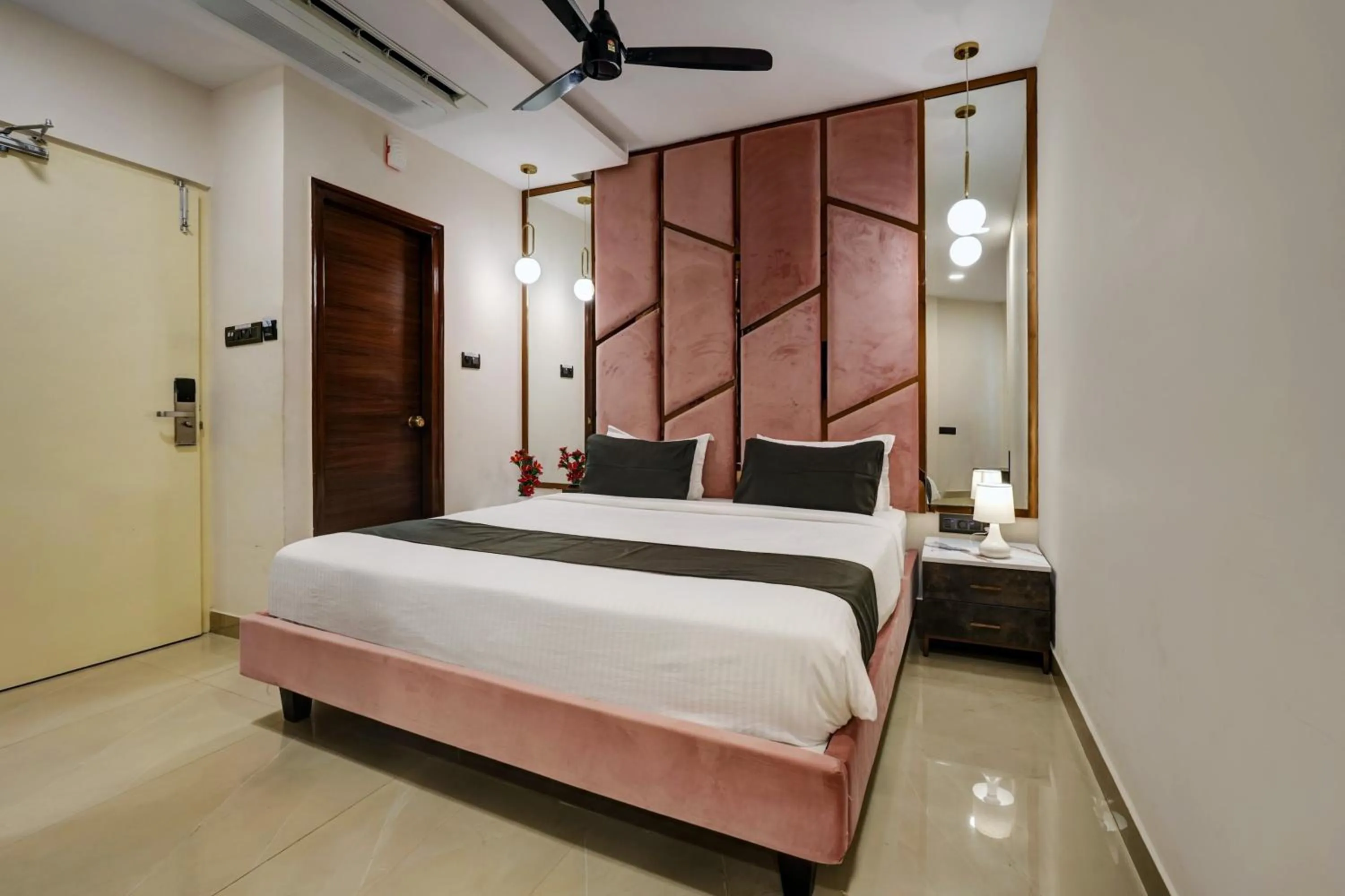Bedroom, Bed in Astra Hotels & Suites - Koramangala