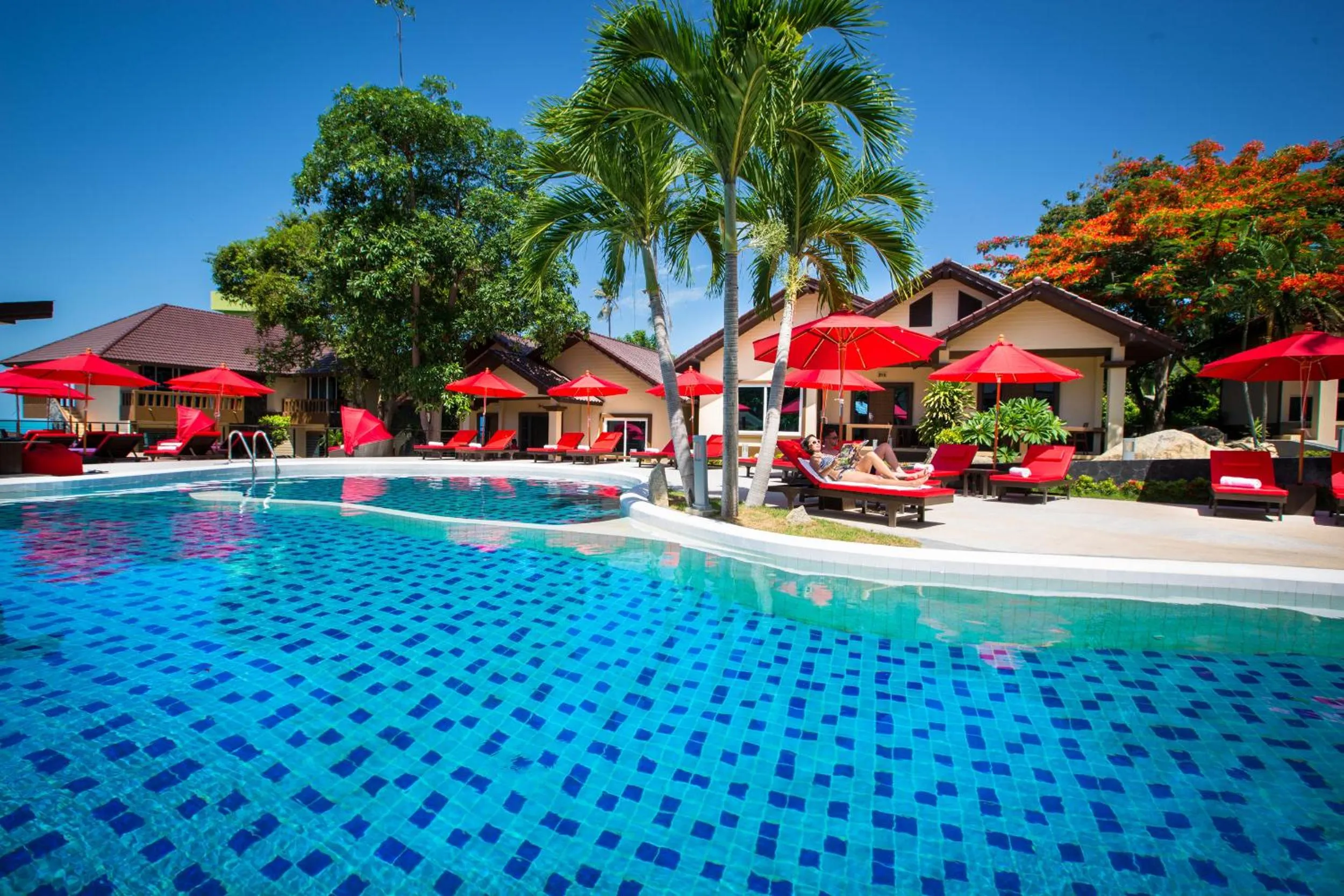 Swimming pool in Royal Beach Boutique Resort & Spa Koh Samui