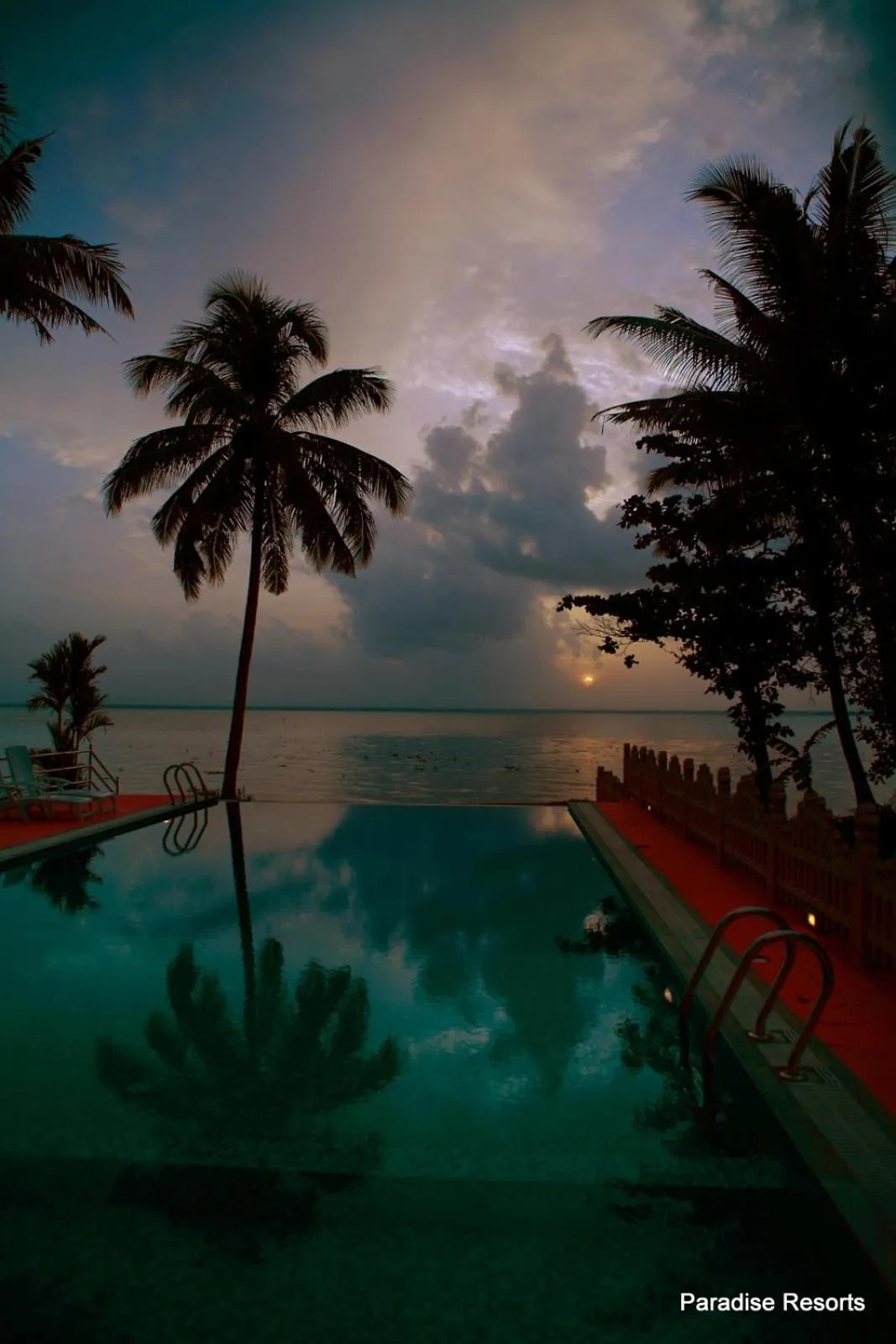 Swimming pool in Paradise Heritage Resort