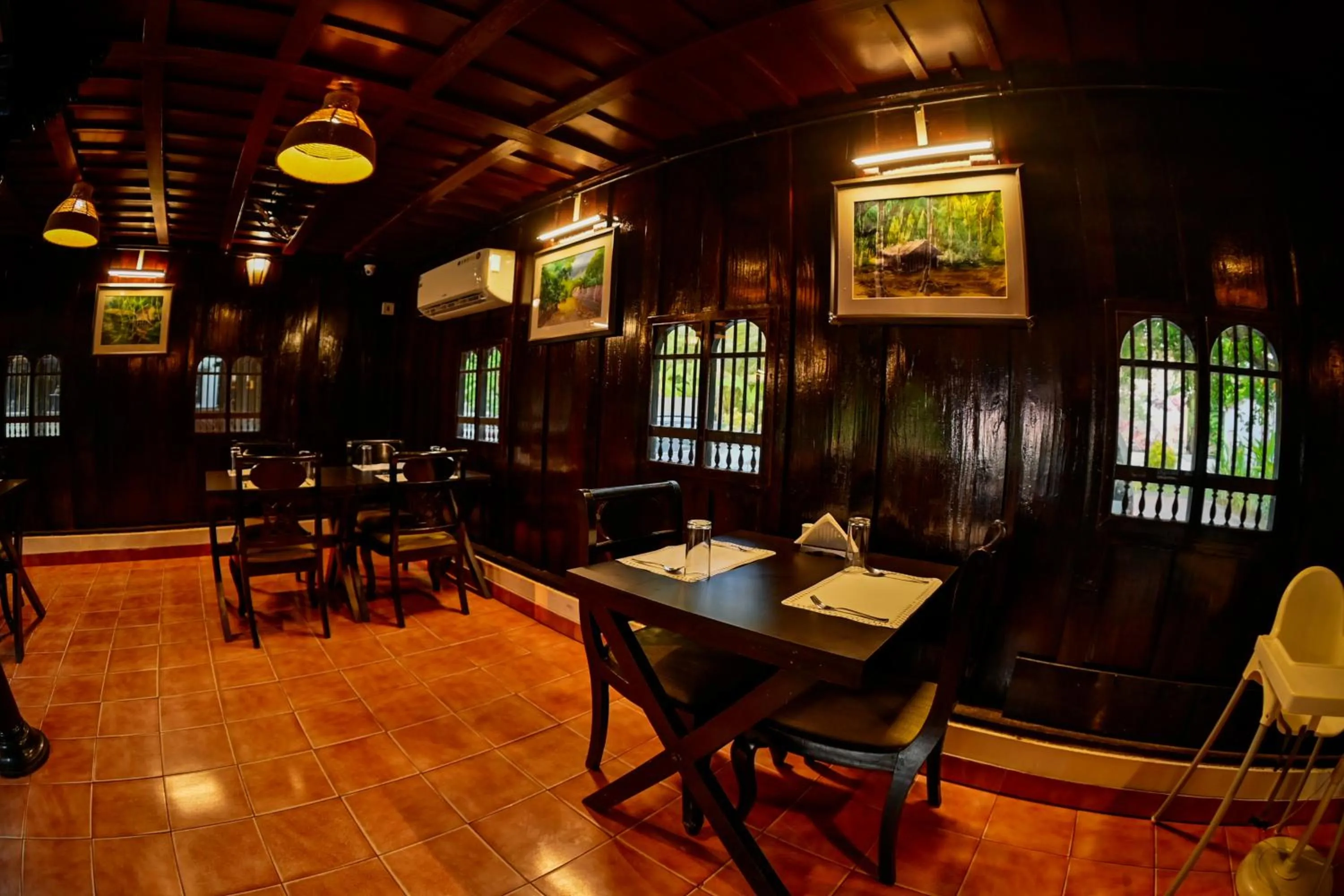 Restaurant/places to eat in Paradise Heritage Resort