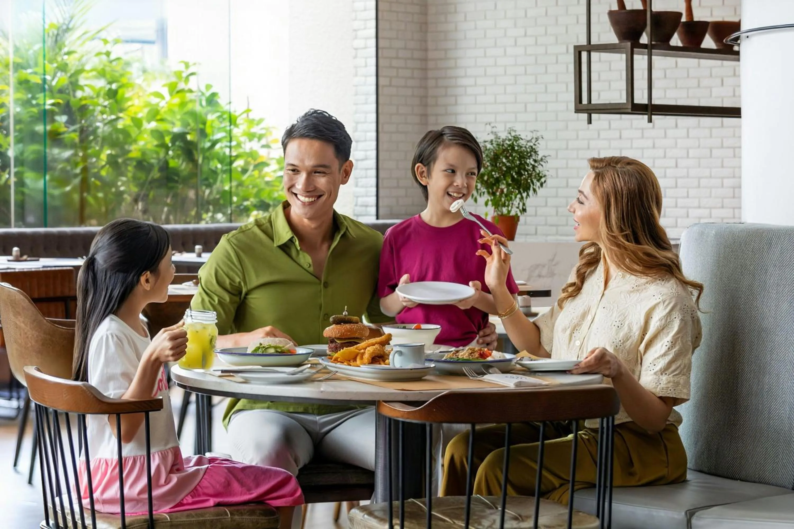 Restaurant/places to eat in Four Points by Sheraton Kuala Lumpur, City Centre