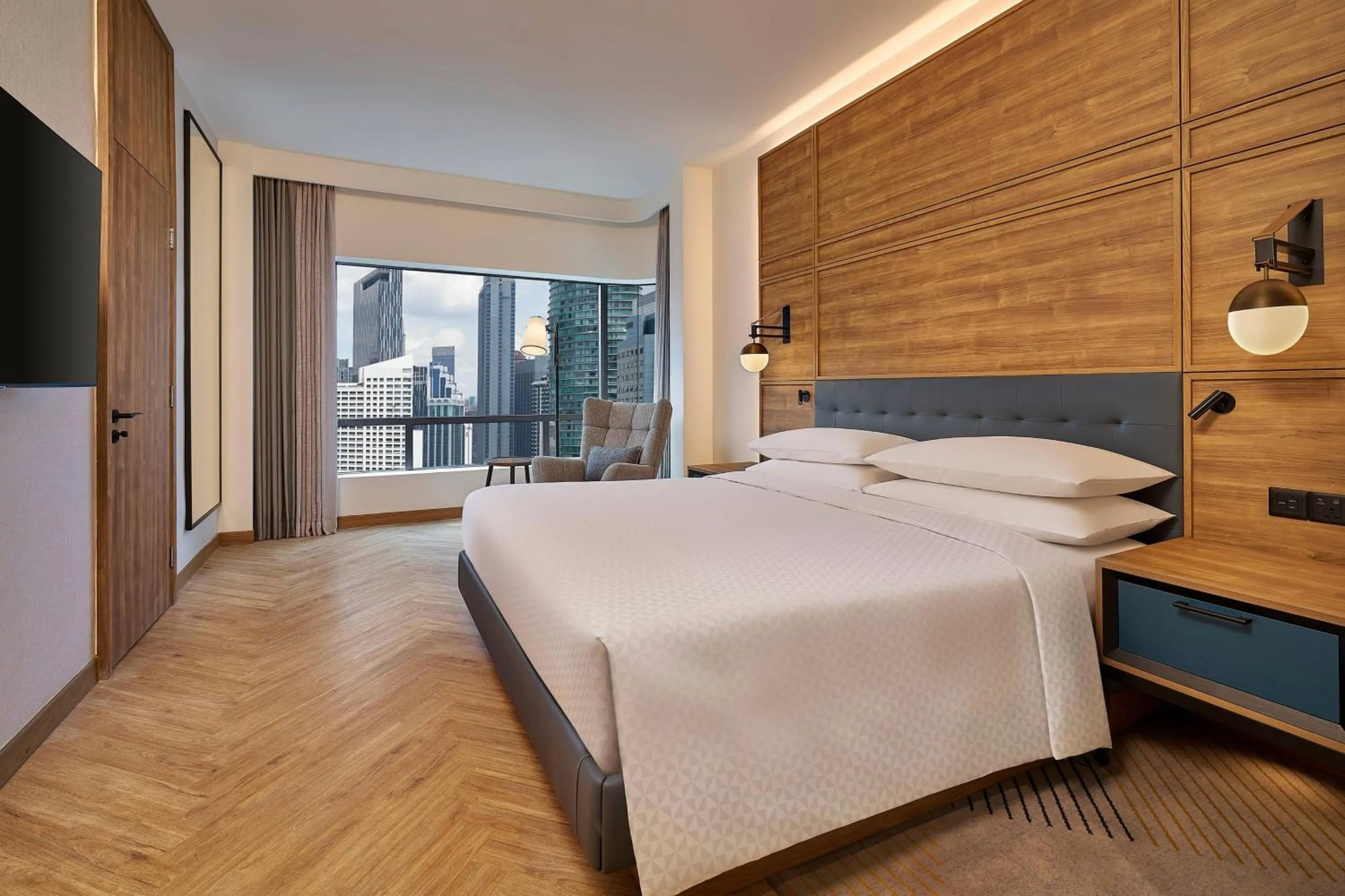 Photo of the whole room, Bed in Four Points by Sheraton Kuala Lumpur, City Centre