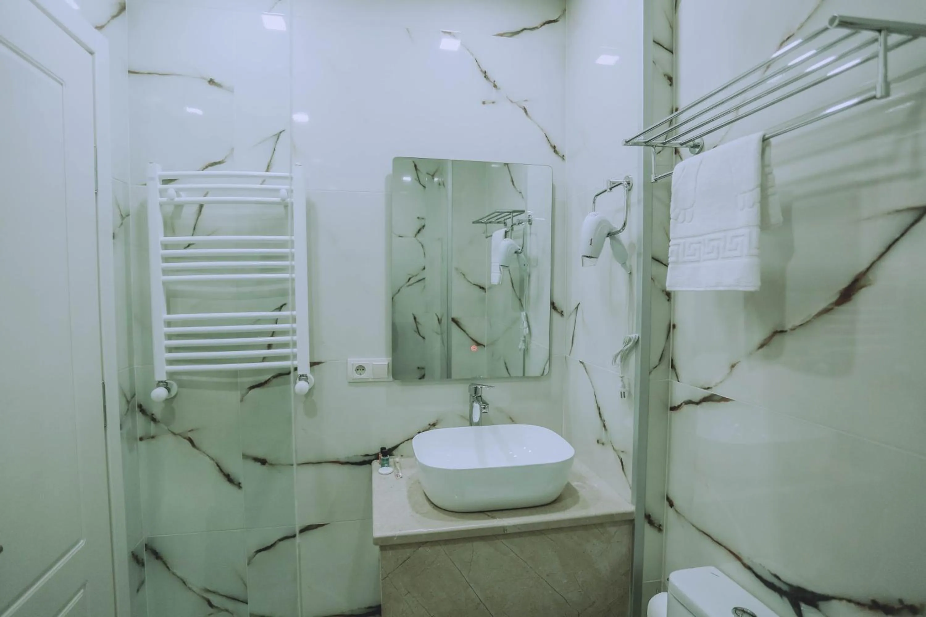 Shower in Royal Medis Hotel