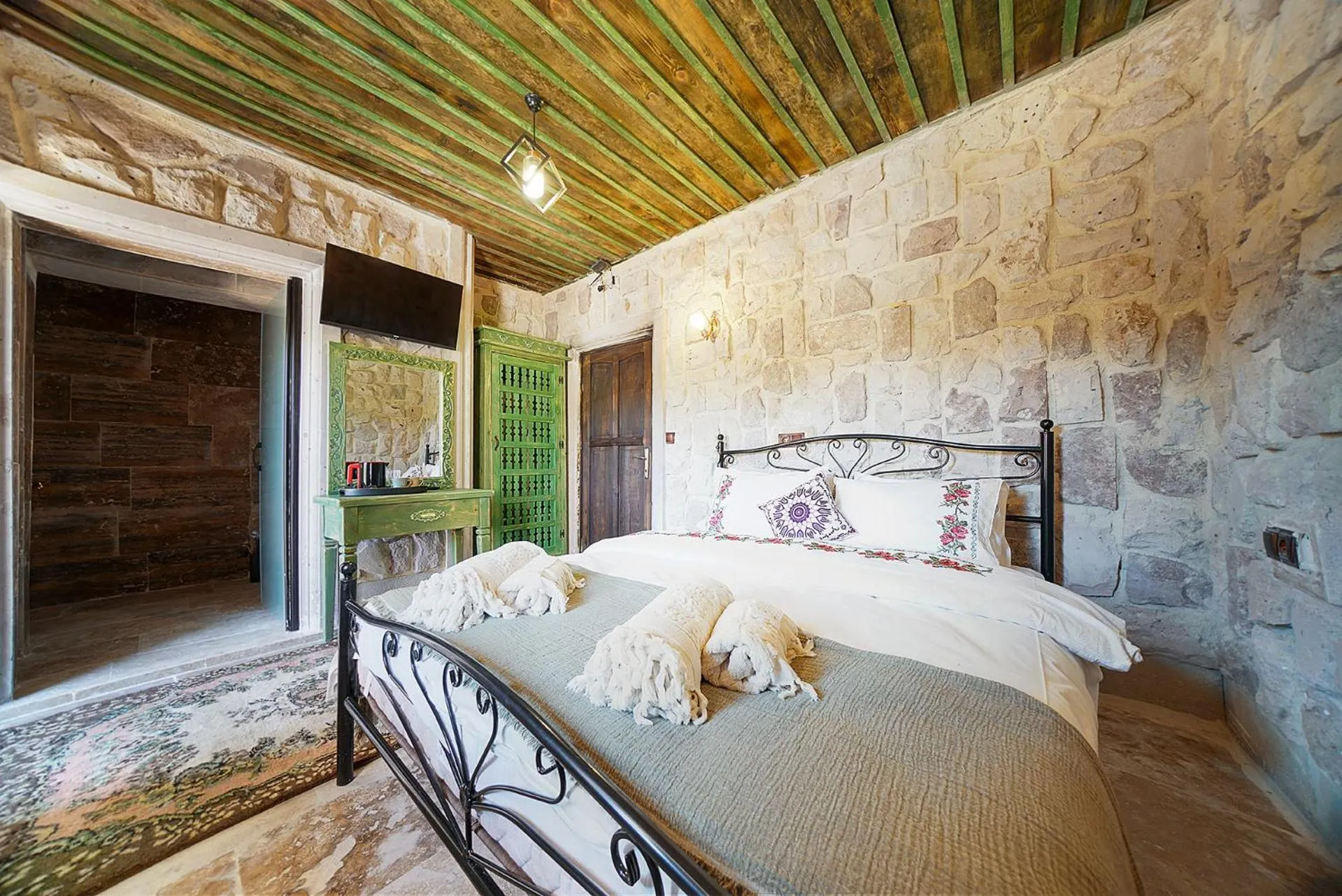 Photo of the whole room in Aysel Inn House