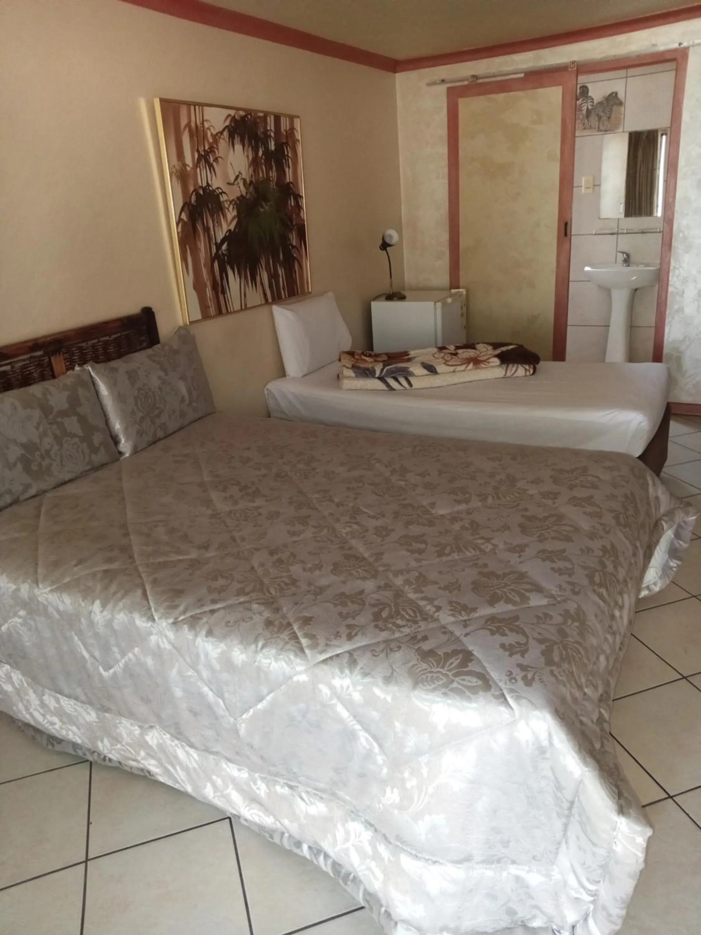 Photo of the whole room, Bed in Petra Lodge