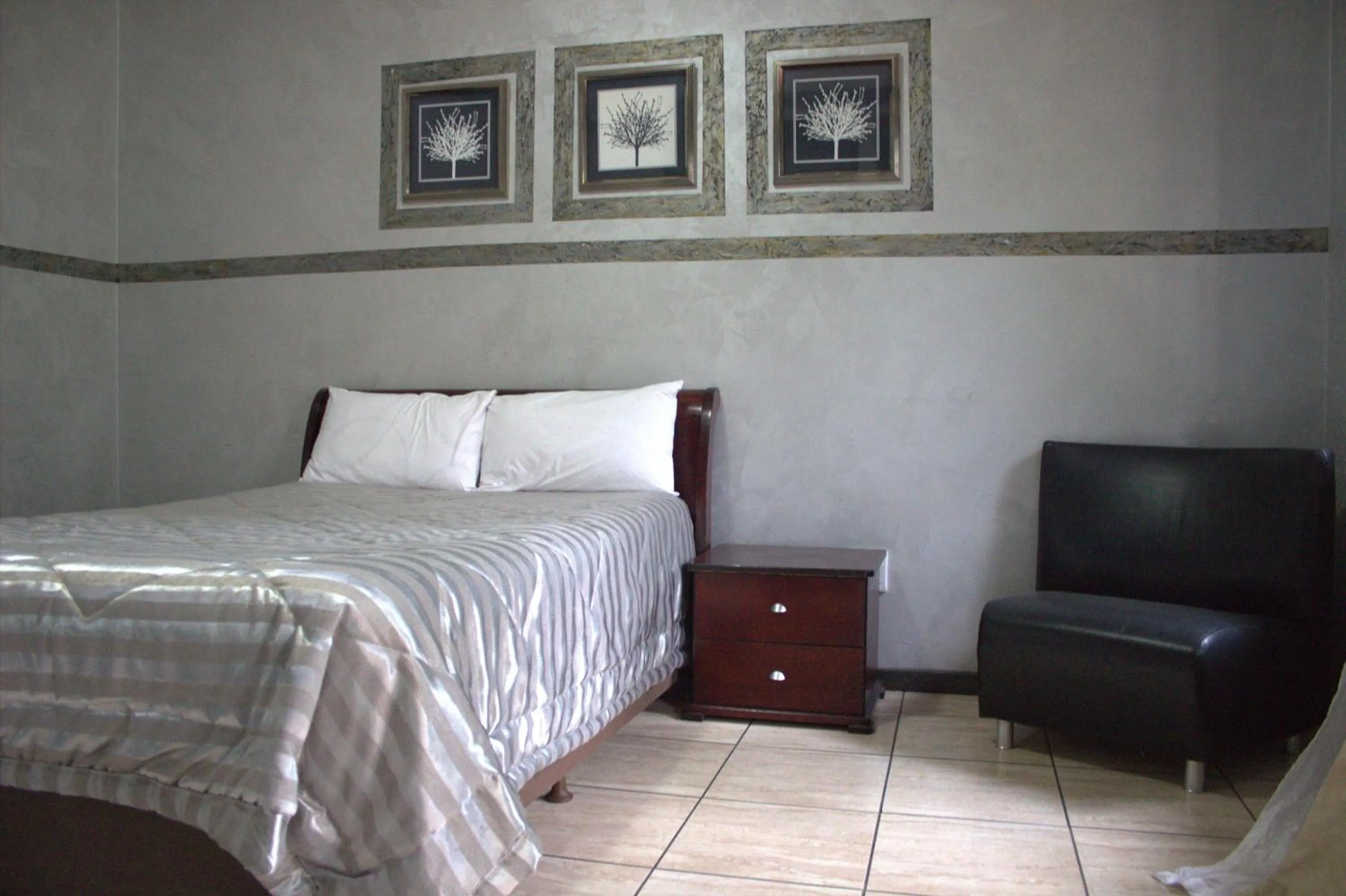 Property building, Bed in Petra Lodge