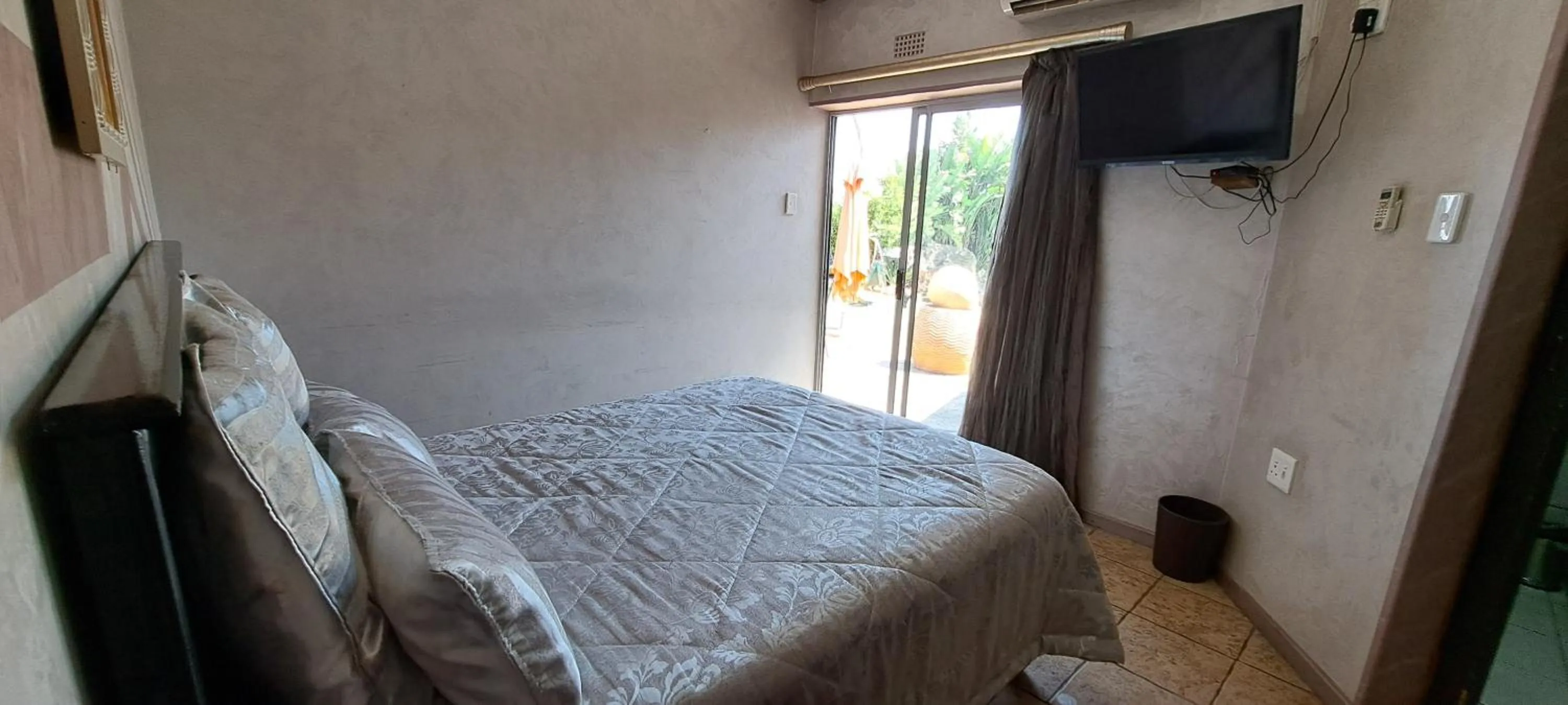 Bedroom, Bed in Petra Lodge