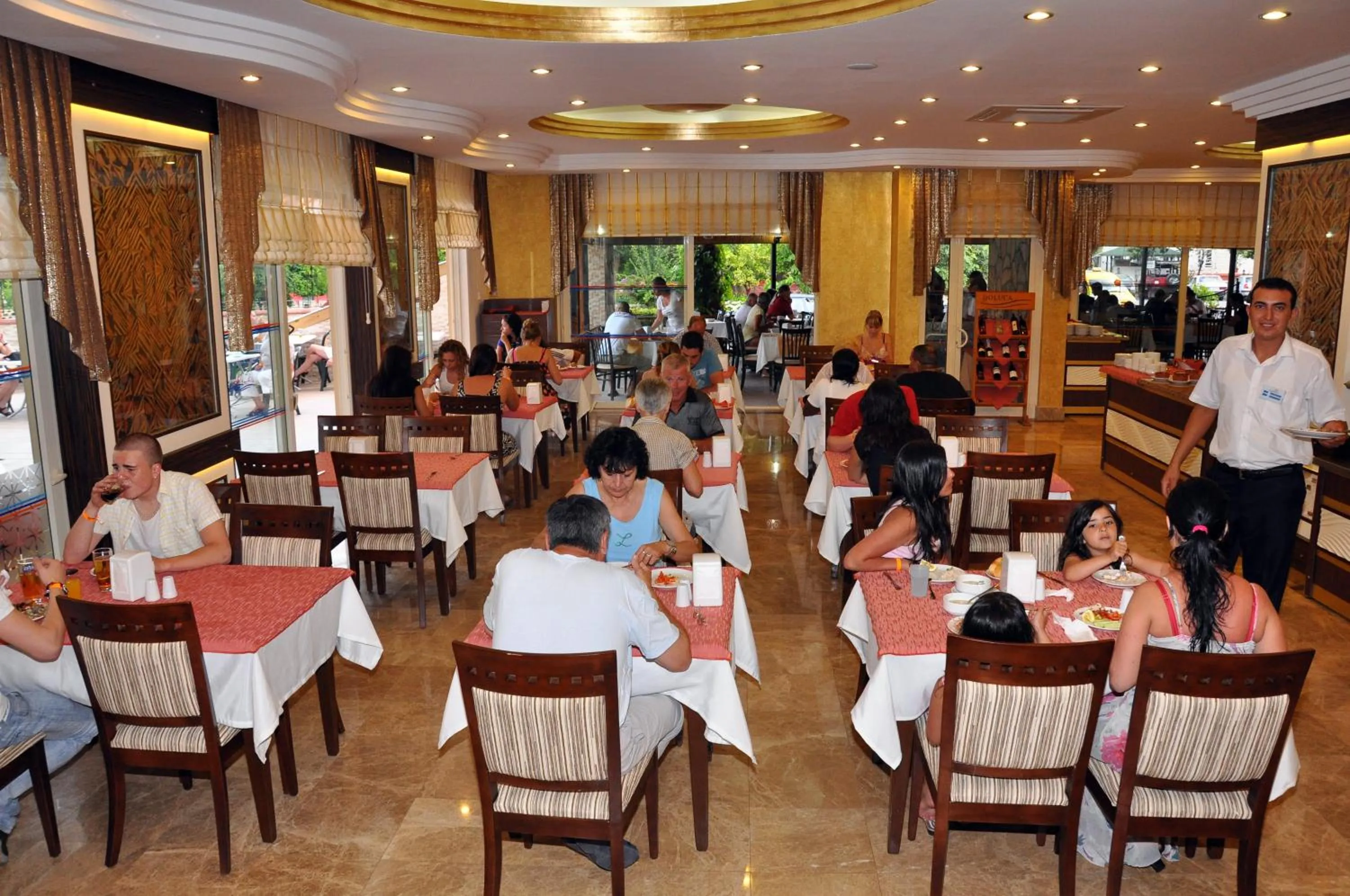 Restaurant/places to eat in Kleopatra Ada Hotel