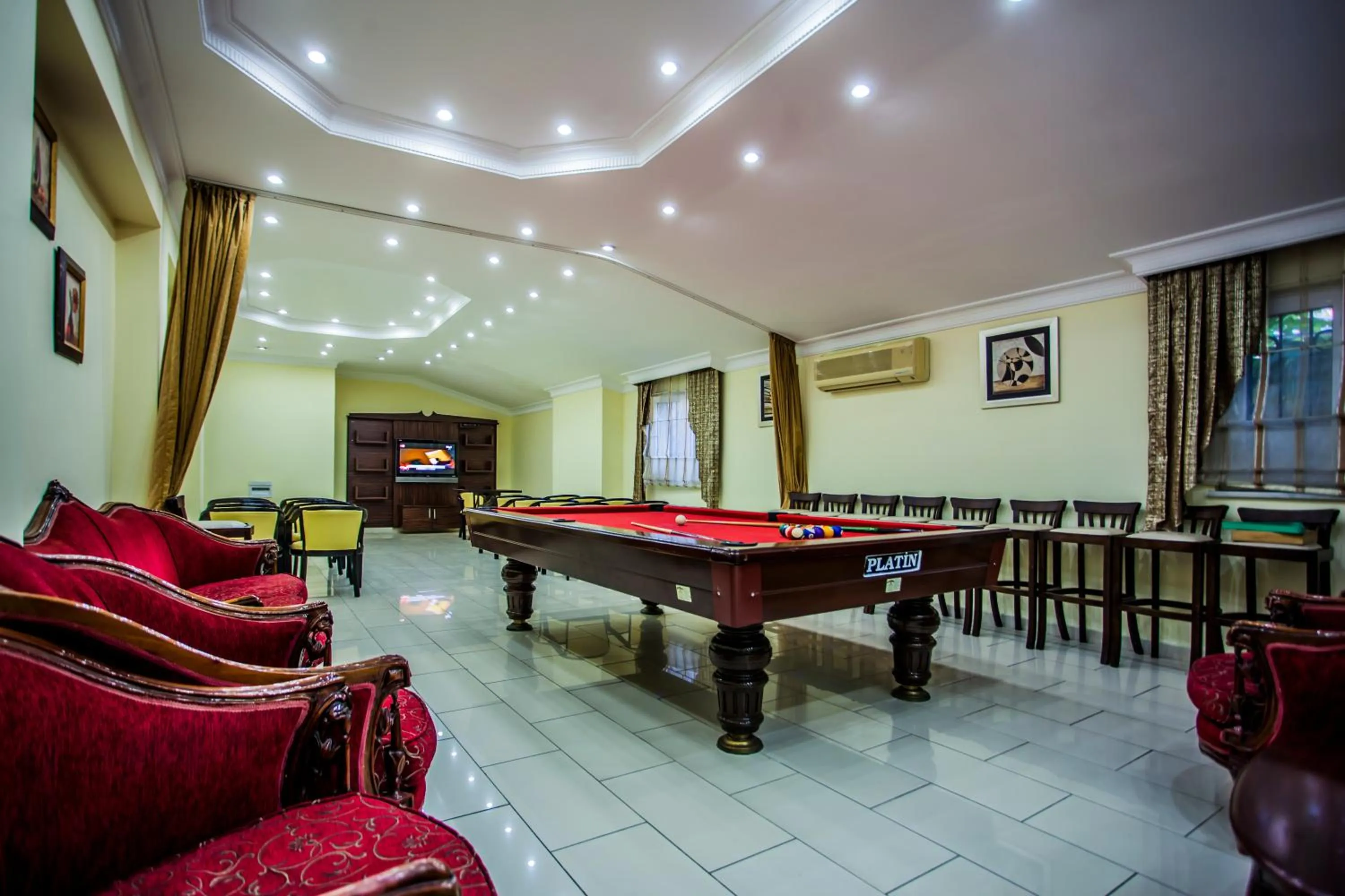 Billiard in Kleopatra Ada Hotel