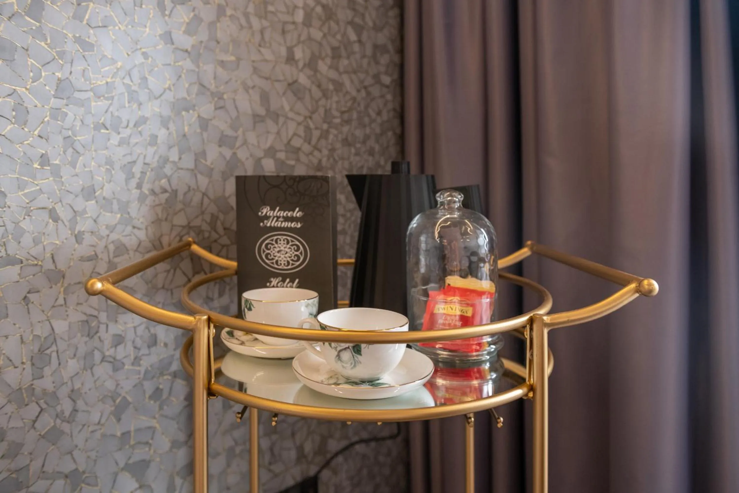 Coffee/tea facilities in Palacete de Álamos Apartamentos