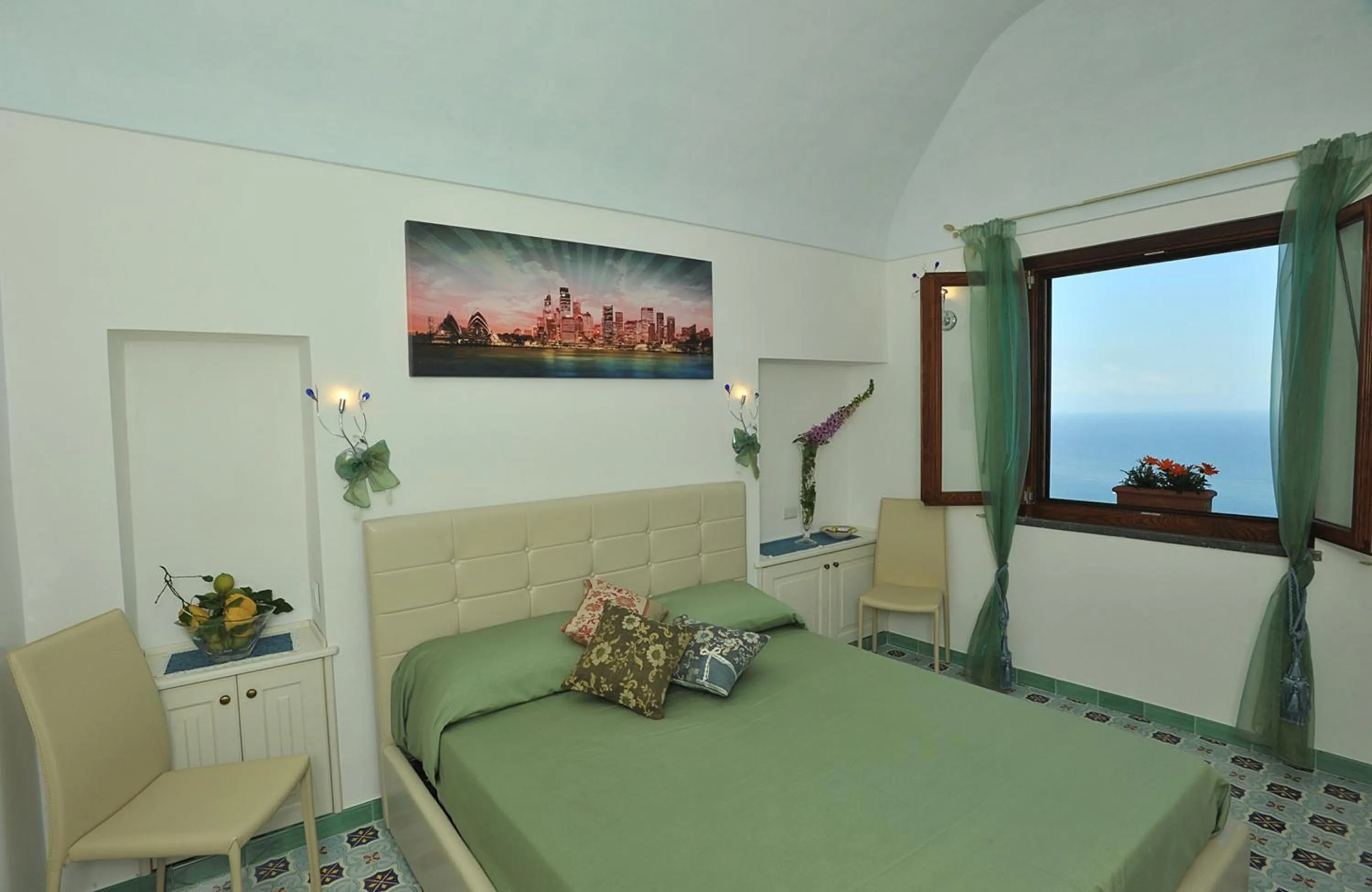 Photo of the whole room, Bed in World Center