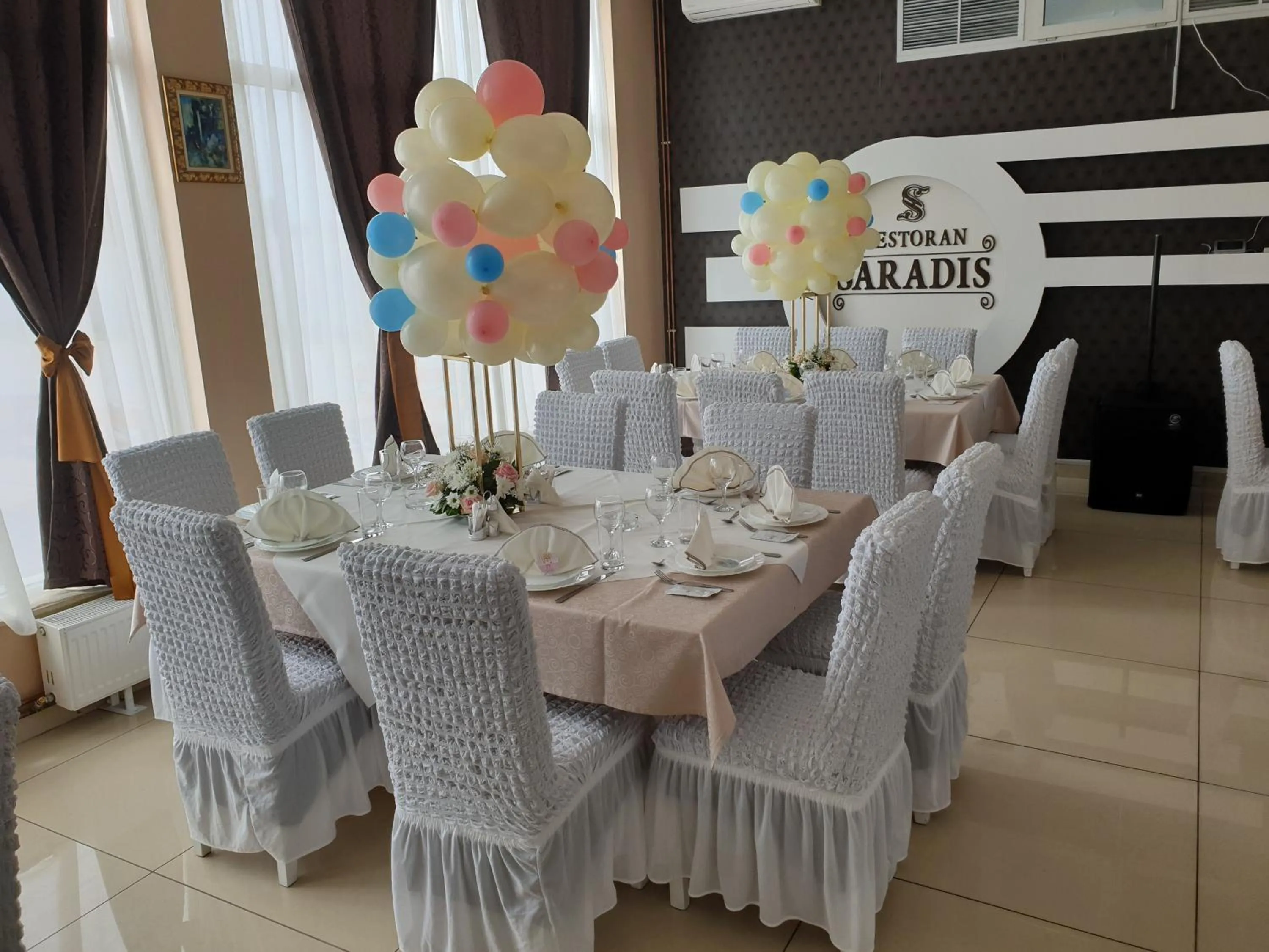 Restaurant/places to eat in Hotel Saradis