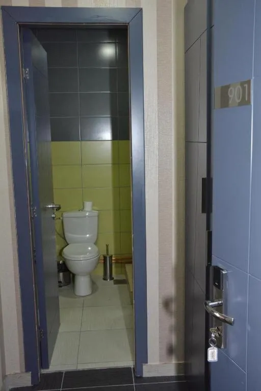 Shower in Hotel Saradis