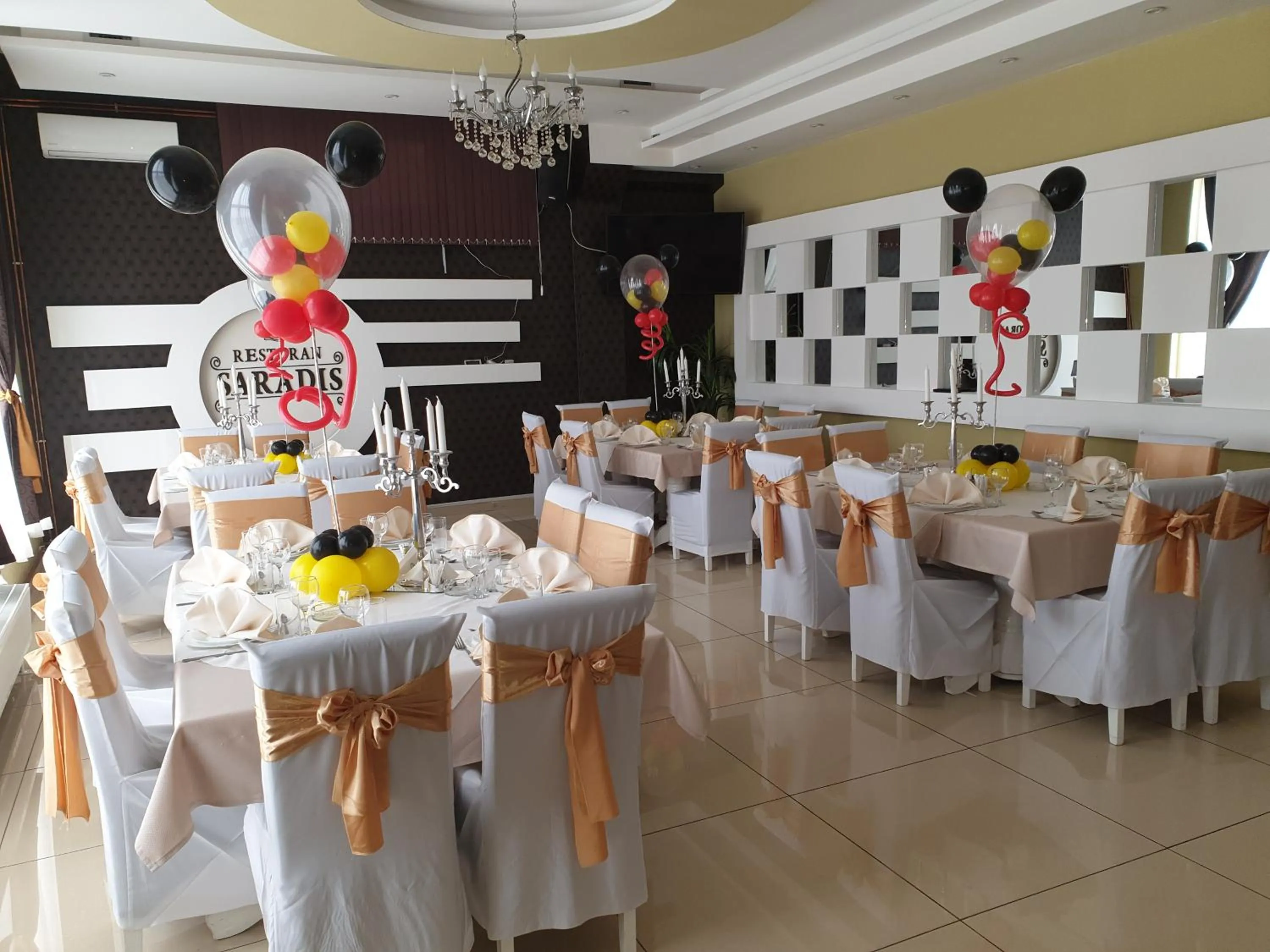 Restaurant/places to eat in Hotel Saradis