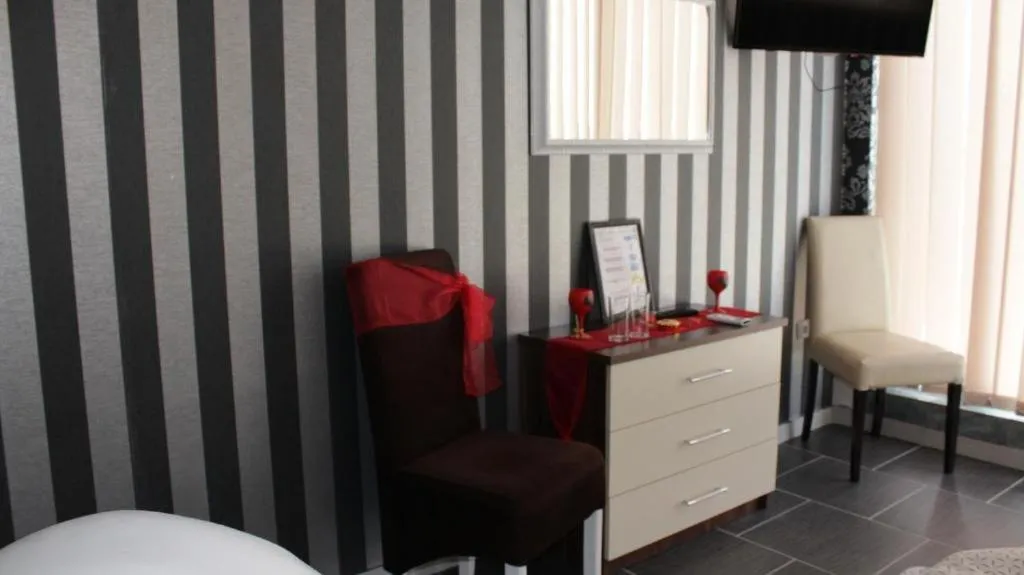 Bed in Hotel Saradis