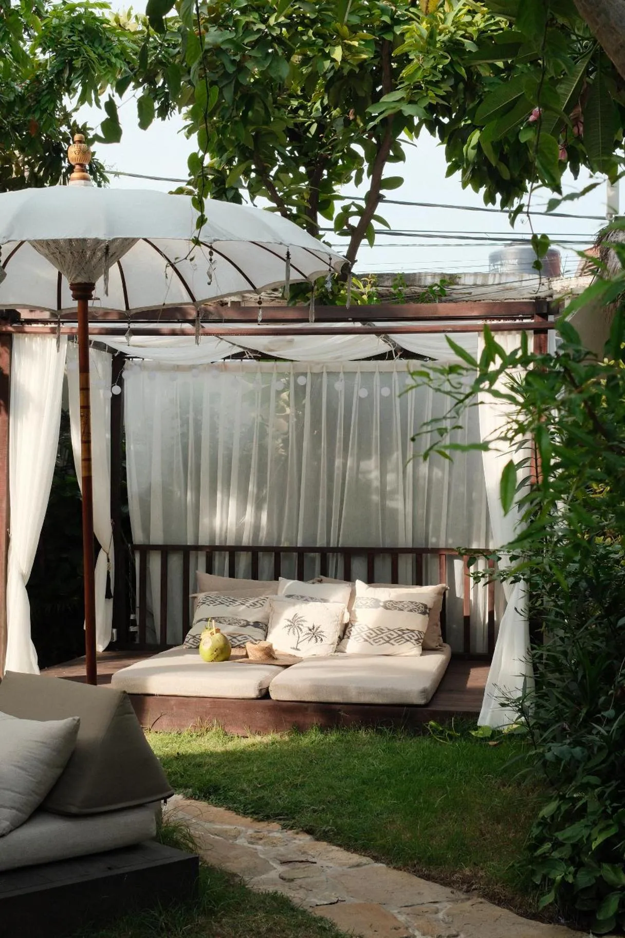 Day in Hani Hideaway