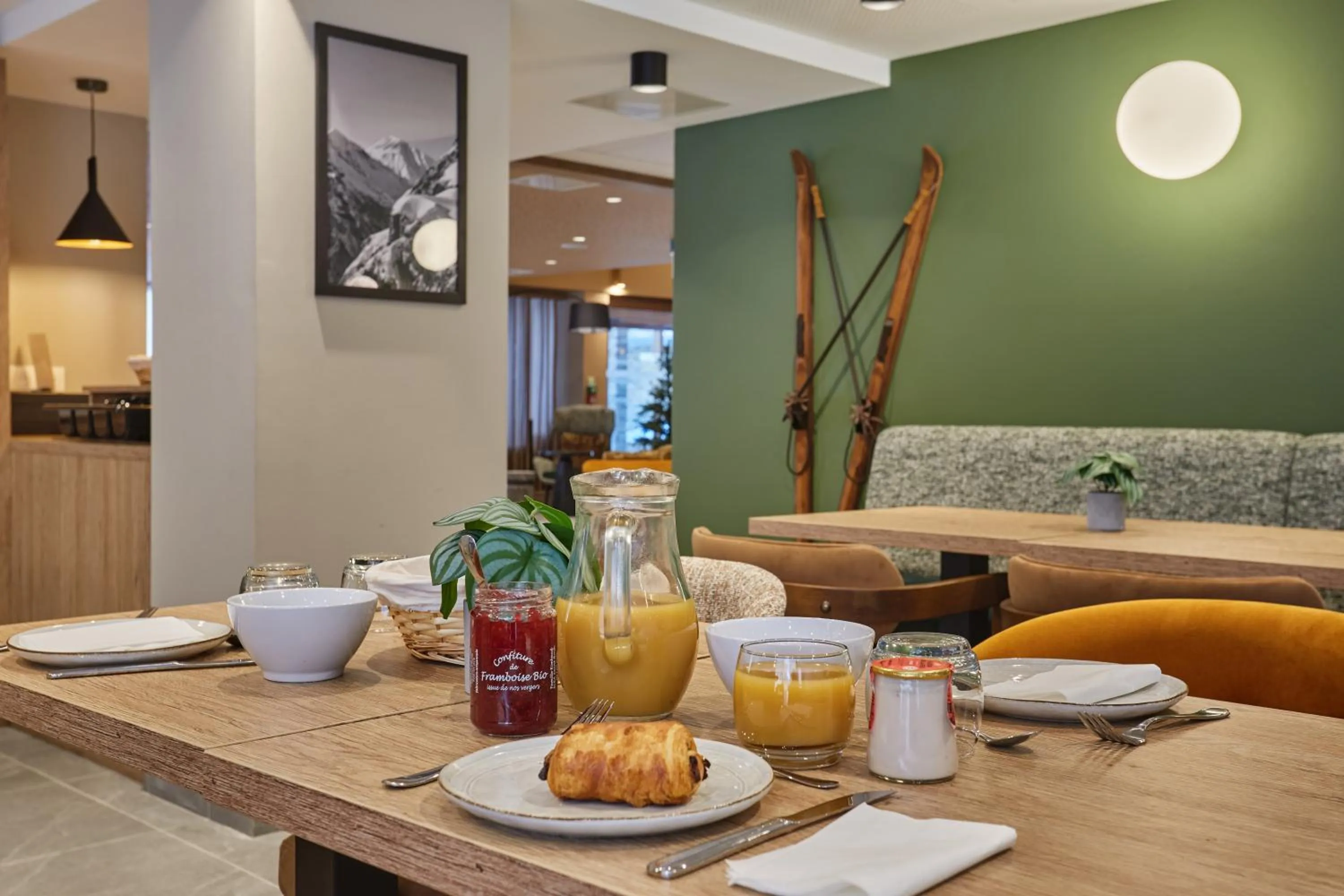 Continental breakfast in Résidence Odalys Le Mont d'Auron