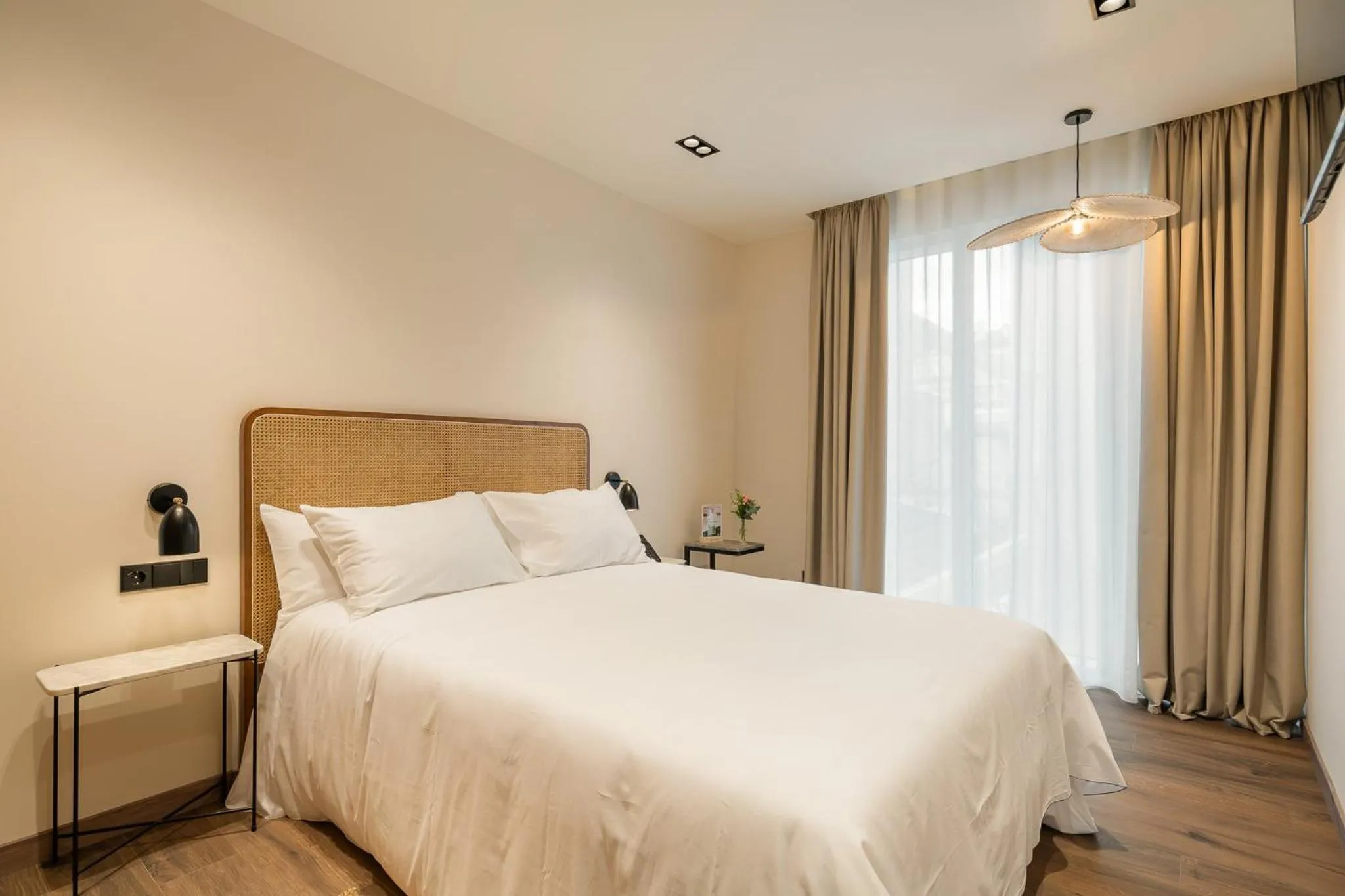 Photo of the whole room, Bed in Sercotel EsteOeste