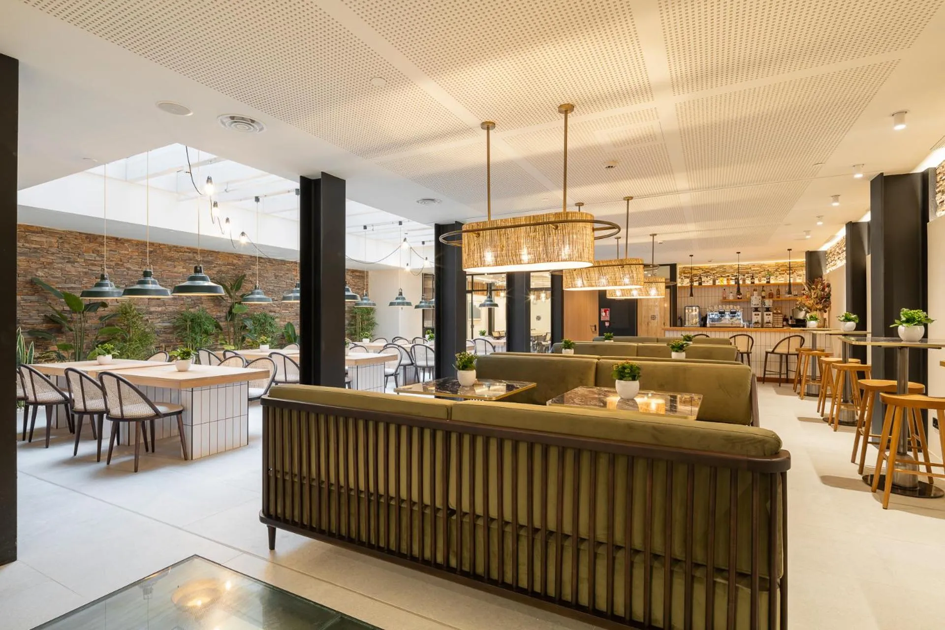 Seating area in Sercotel EsteOeste