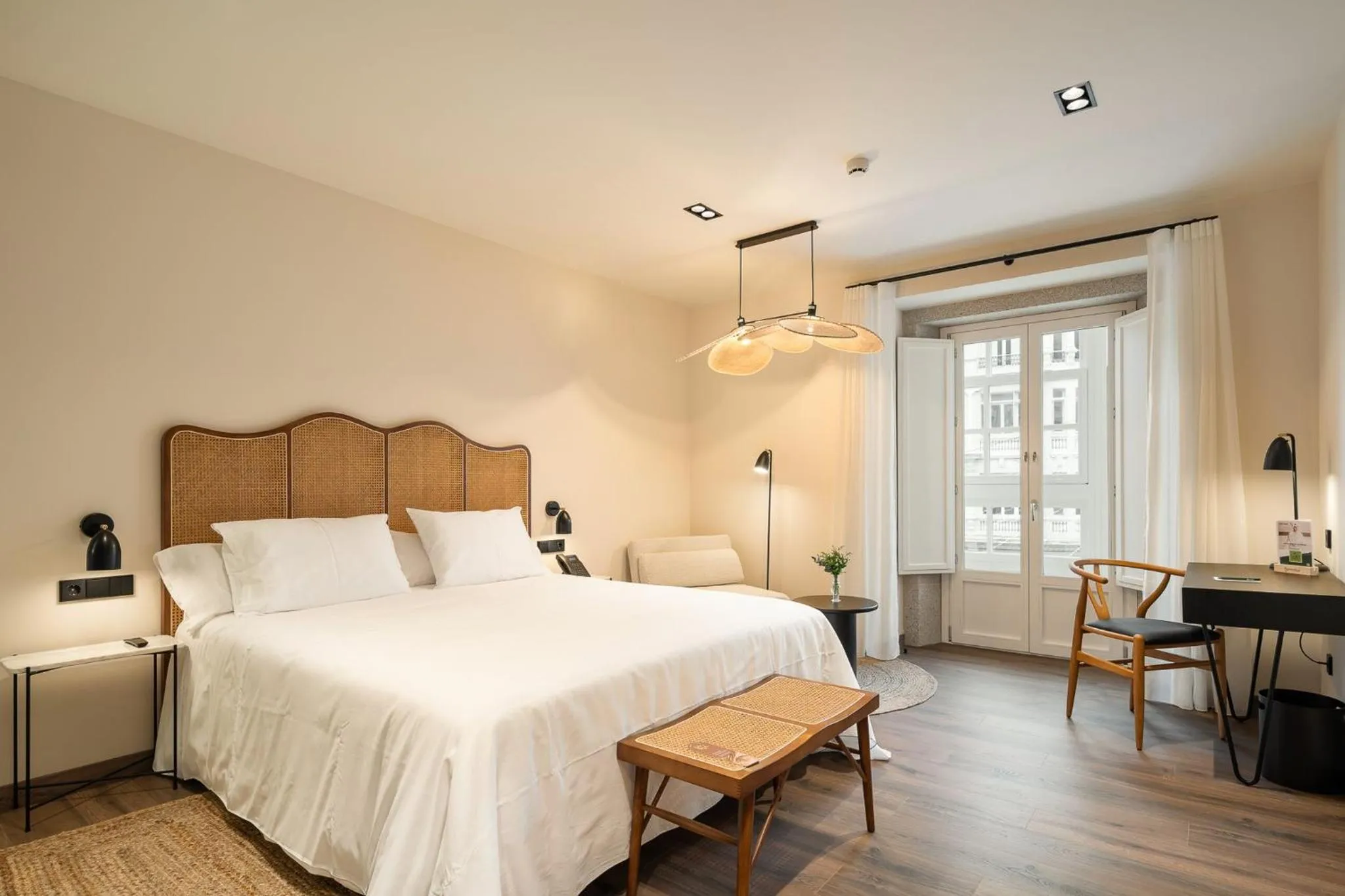 Photo of the whole room, Bed in Sercotel EsteOeste