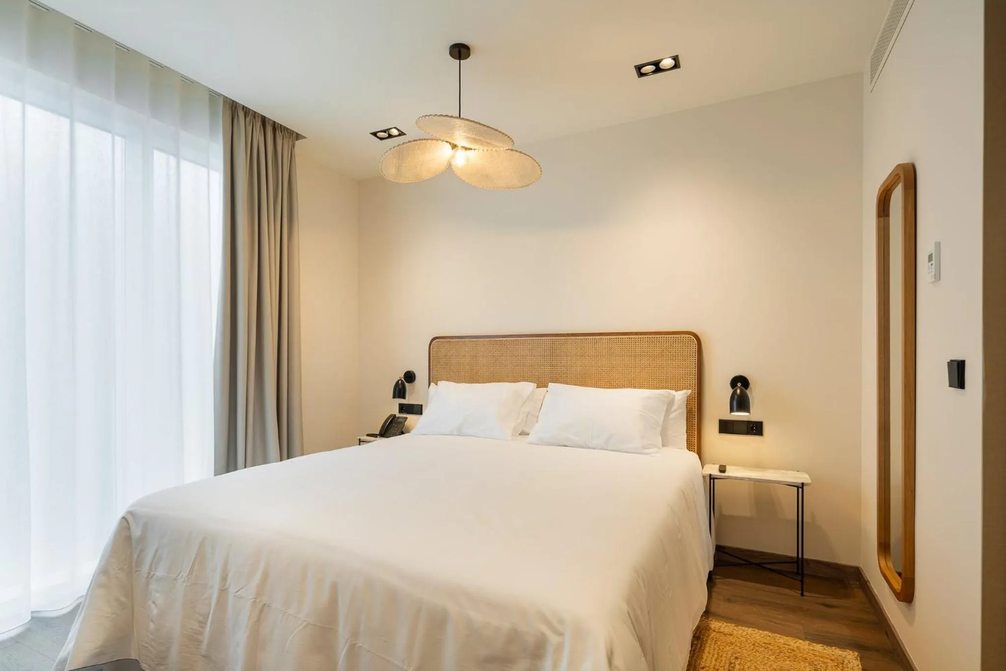 Photo of the whole room, Bed in Sercotel EsteOeste