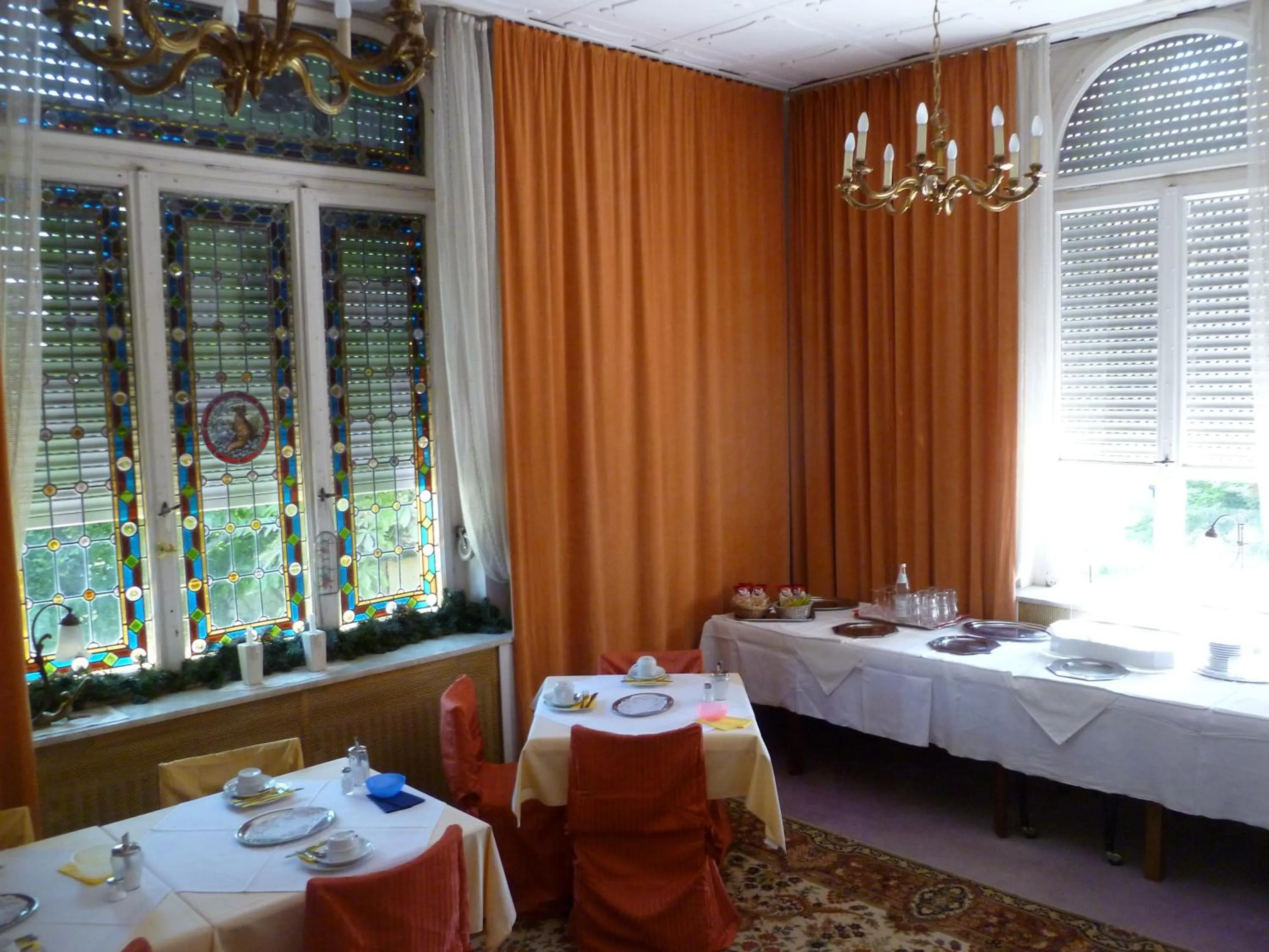 Restaurant/places to eat, Bed in Hotel Waldfriede