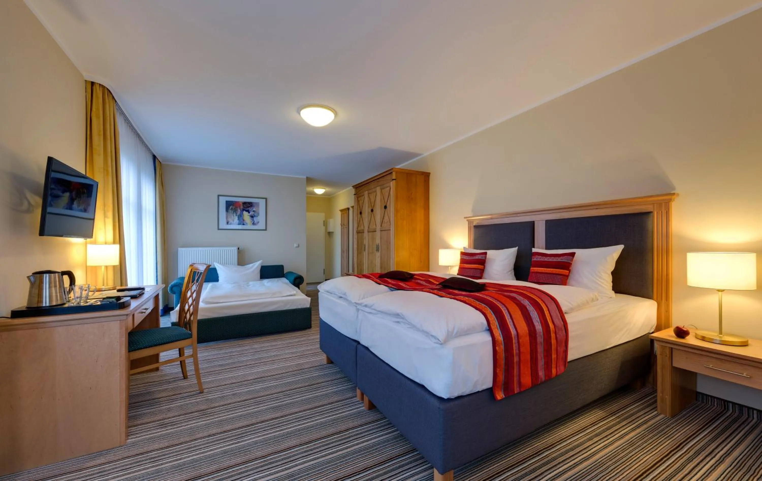 Living room, Bed in Hotel Aquamarin