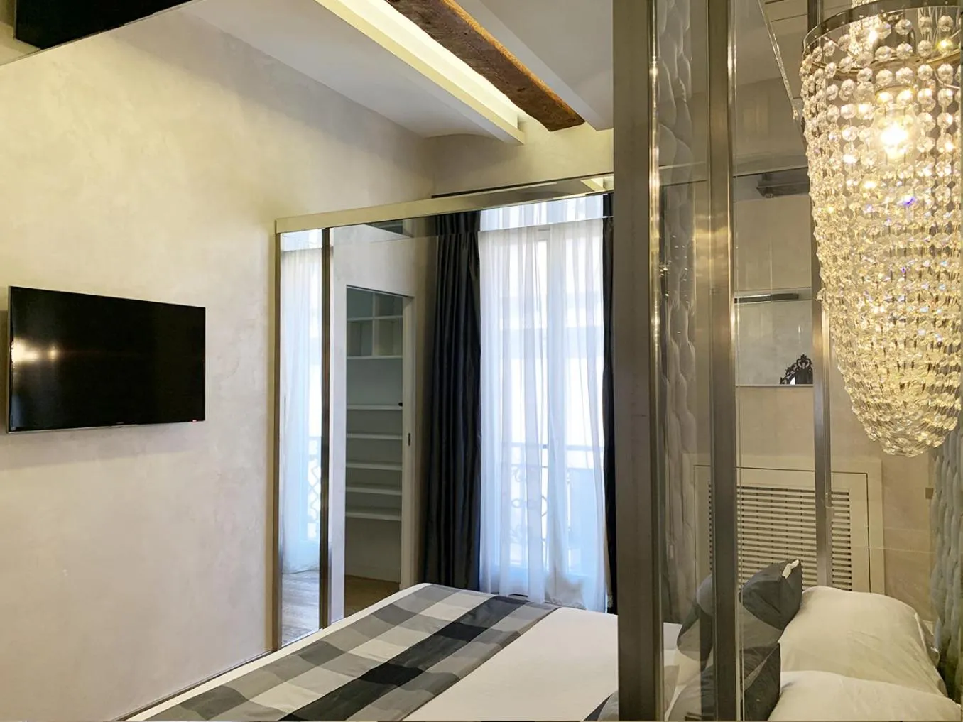 TV and multimedia in ARCAsuite Tritone Luxury