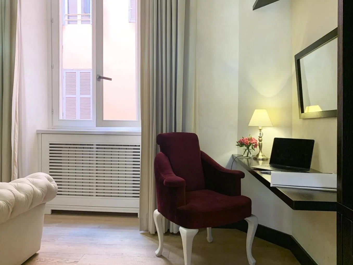 Seating area in ARCAsuite Tritone Luxury