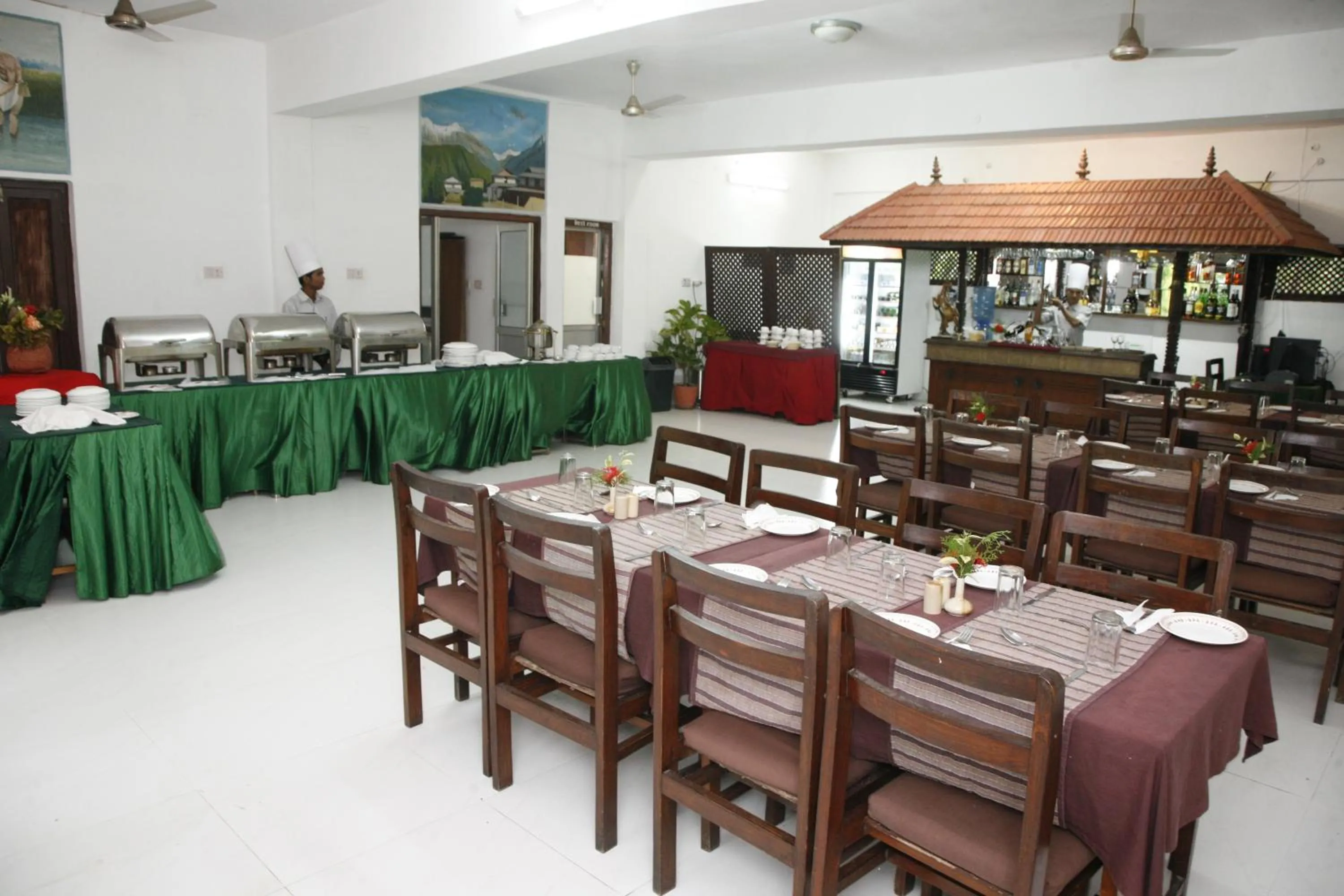 Restaurant/places to eat in Chitwan Paradise Hotel