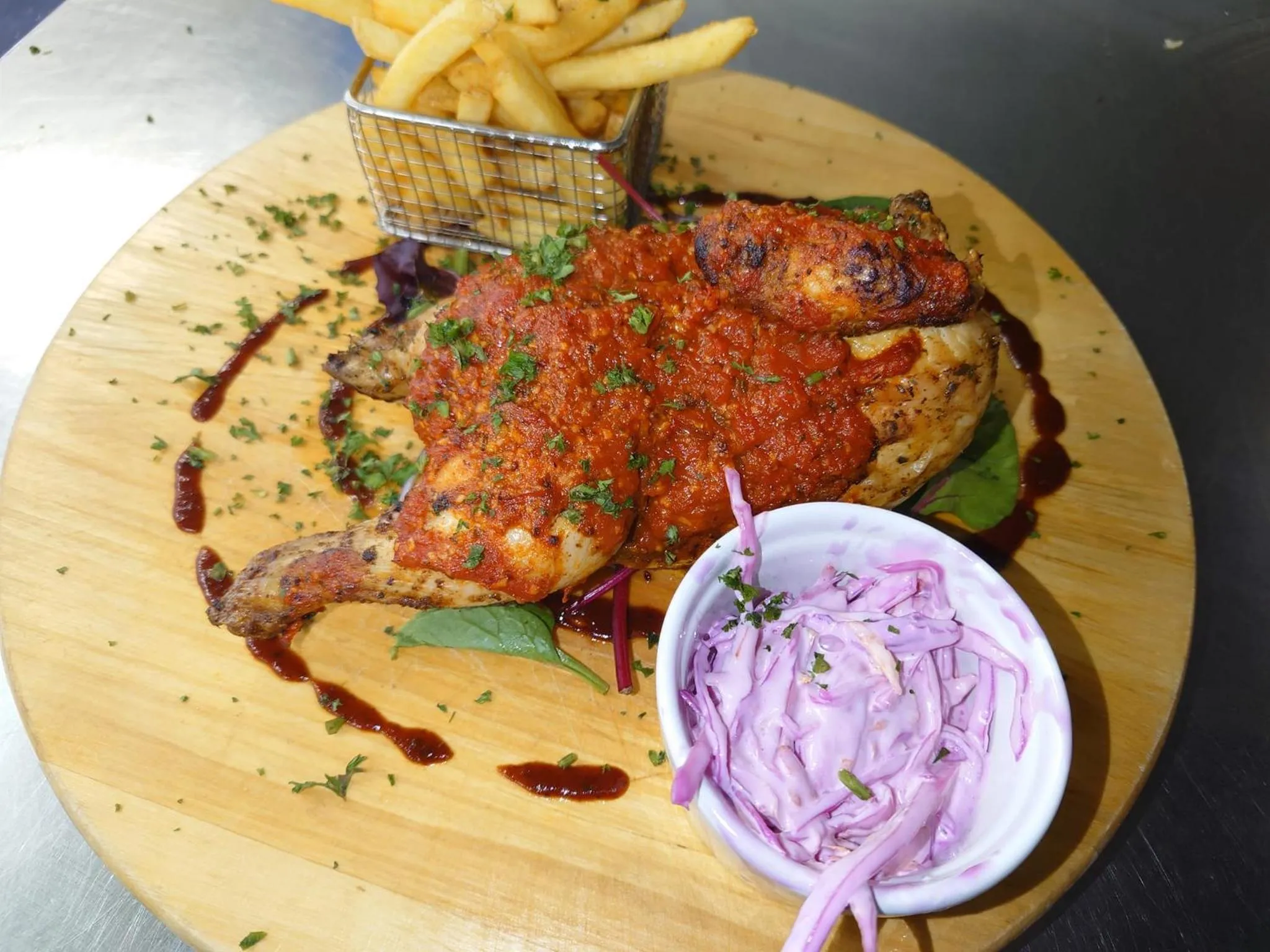 Restaurant/places to eat in The Queen Vic Hotel