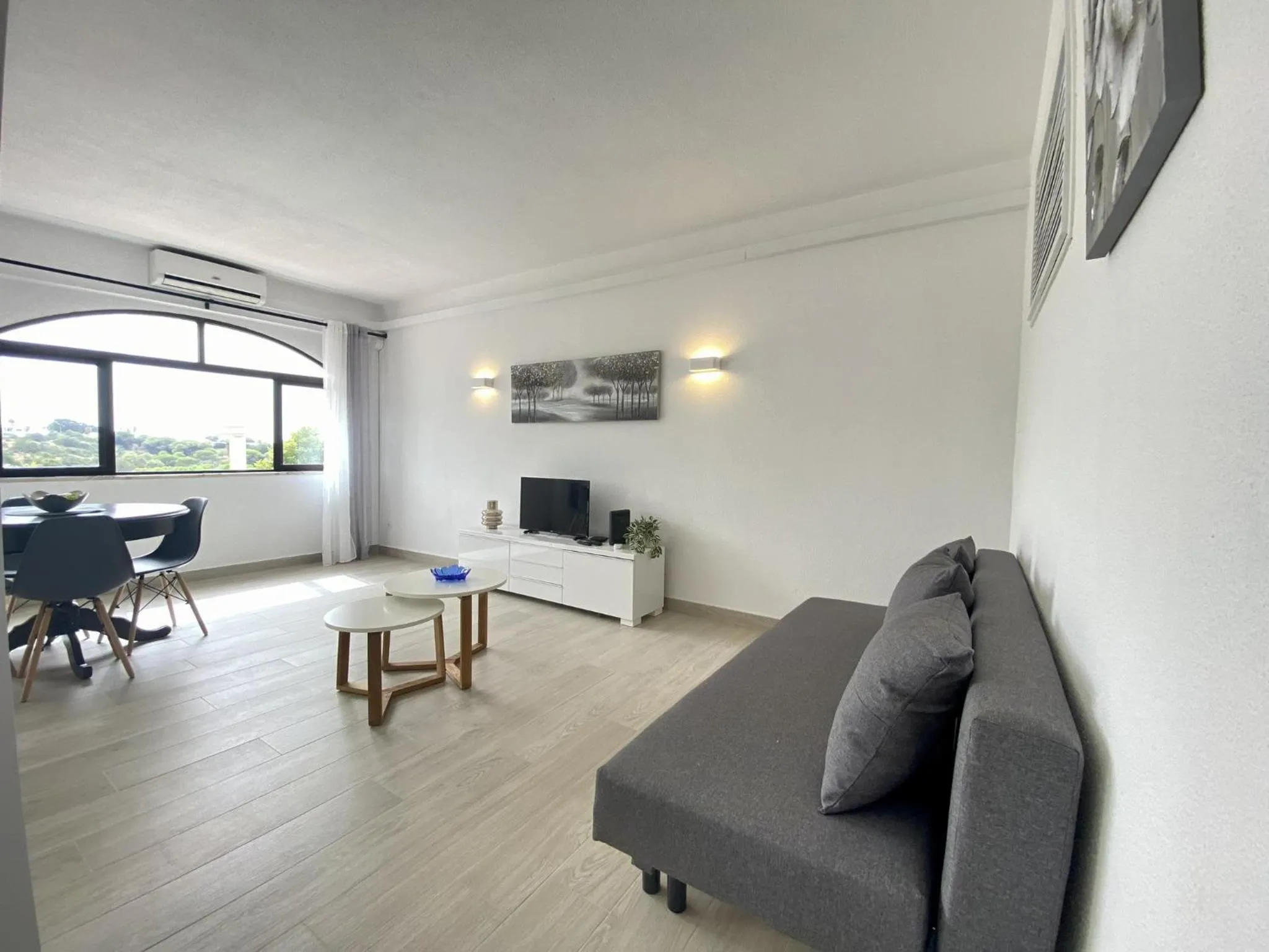 Communal lounge/ TV room in Albufeira Central 6 by Homing