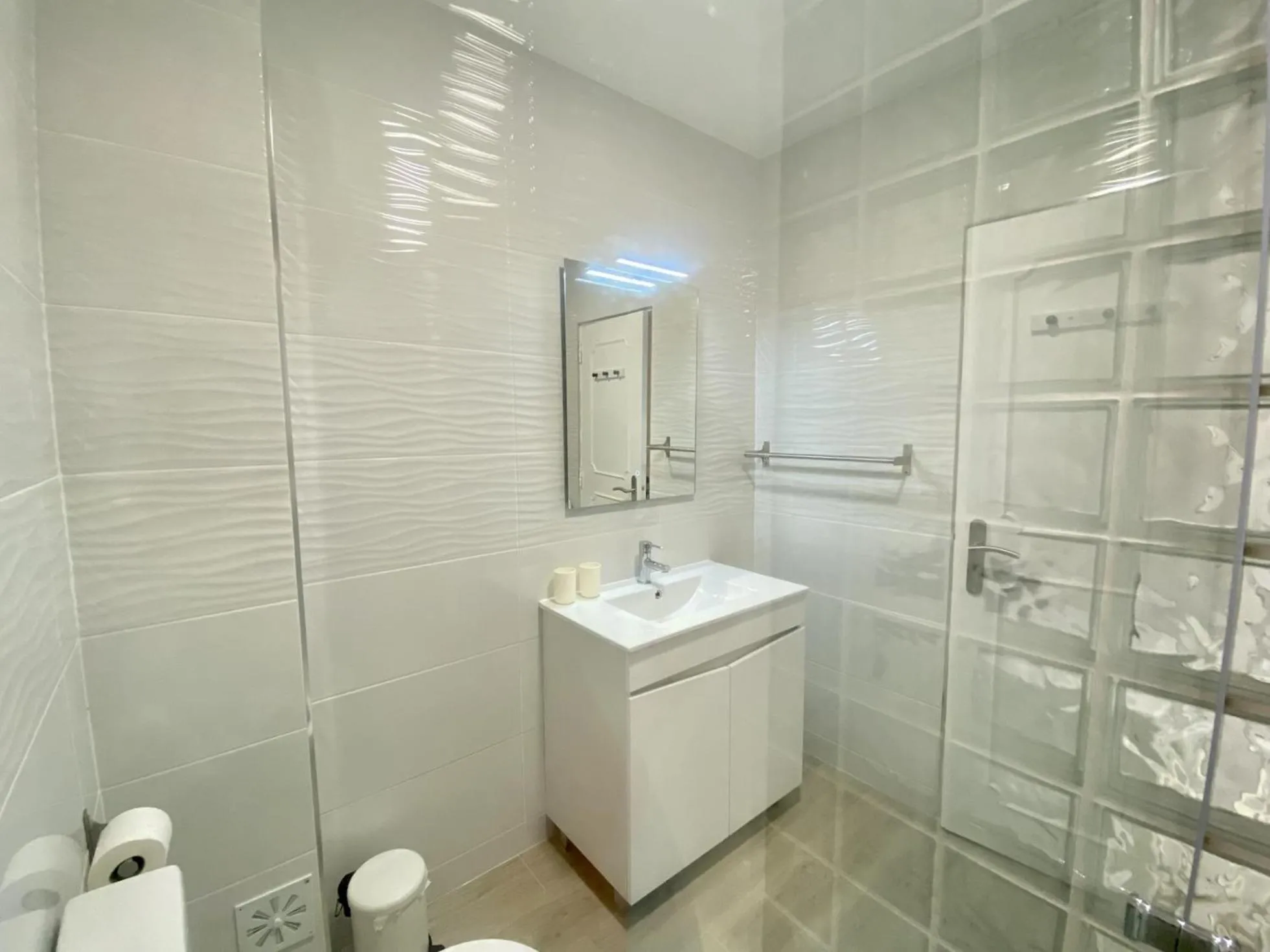 Bathroom in Albufeira Central 6 by Homing