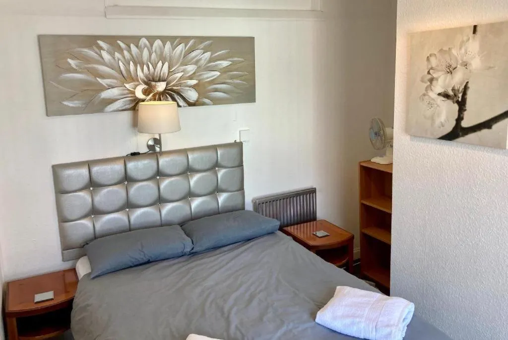 Bed in The Hotel And Bar Blackpool