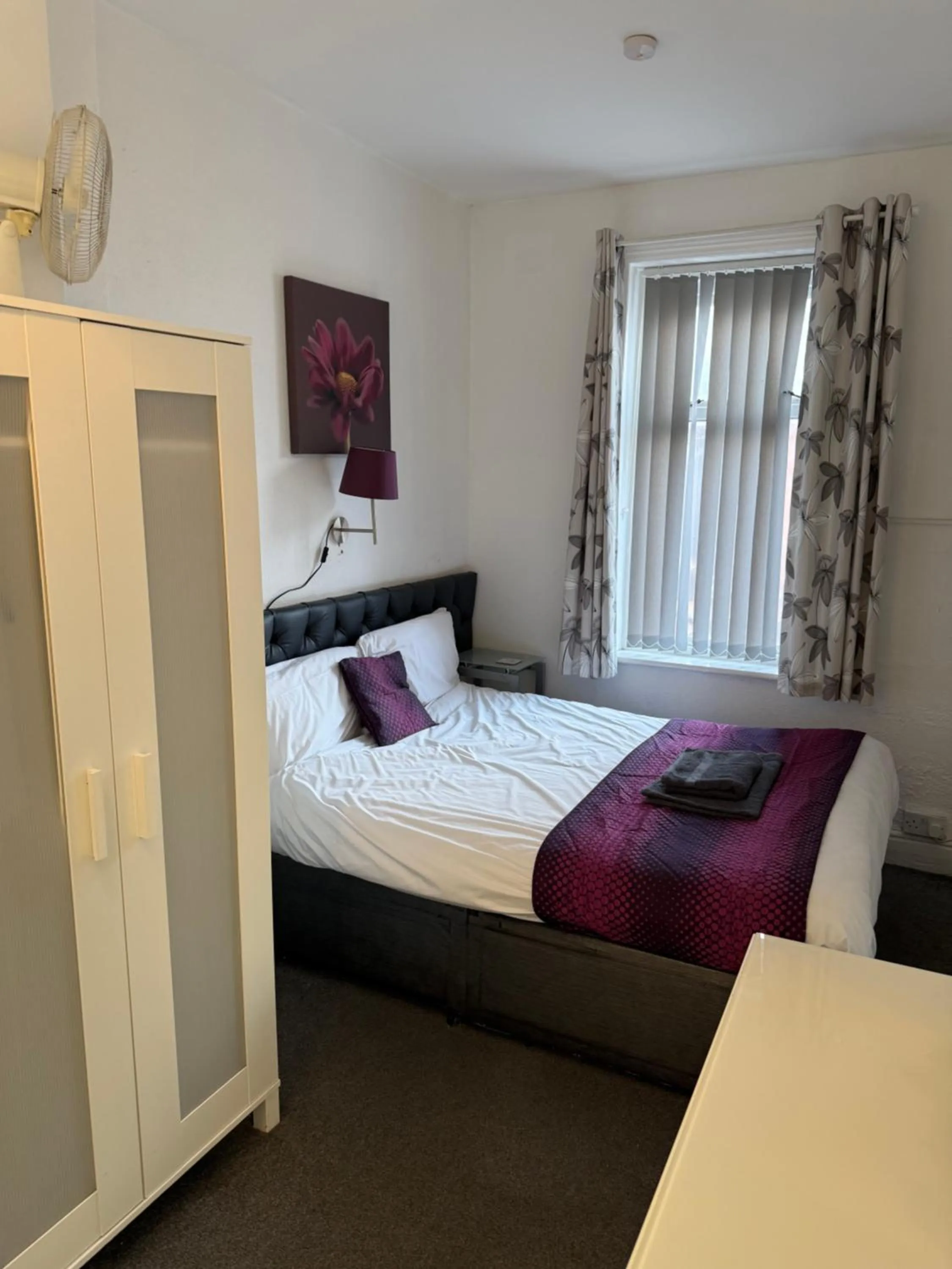 Bed in The Hotel And Bar Blackpool