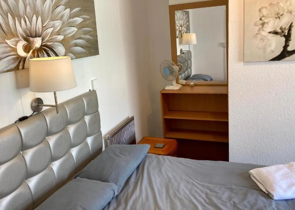 Bed in The Hotel And Bar Blackpool