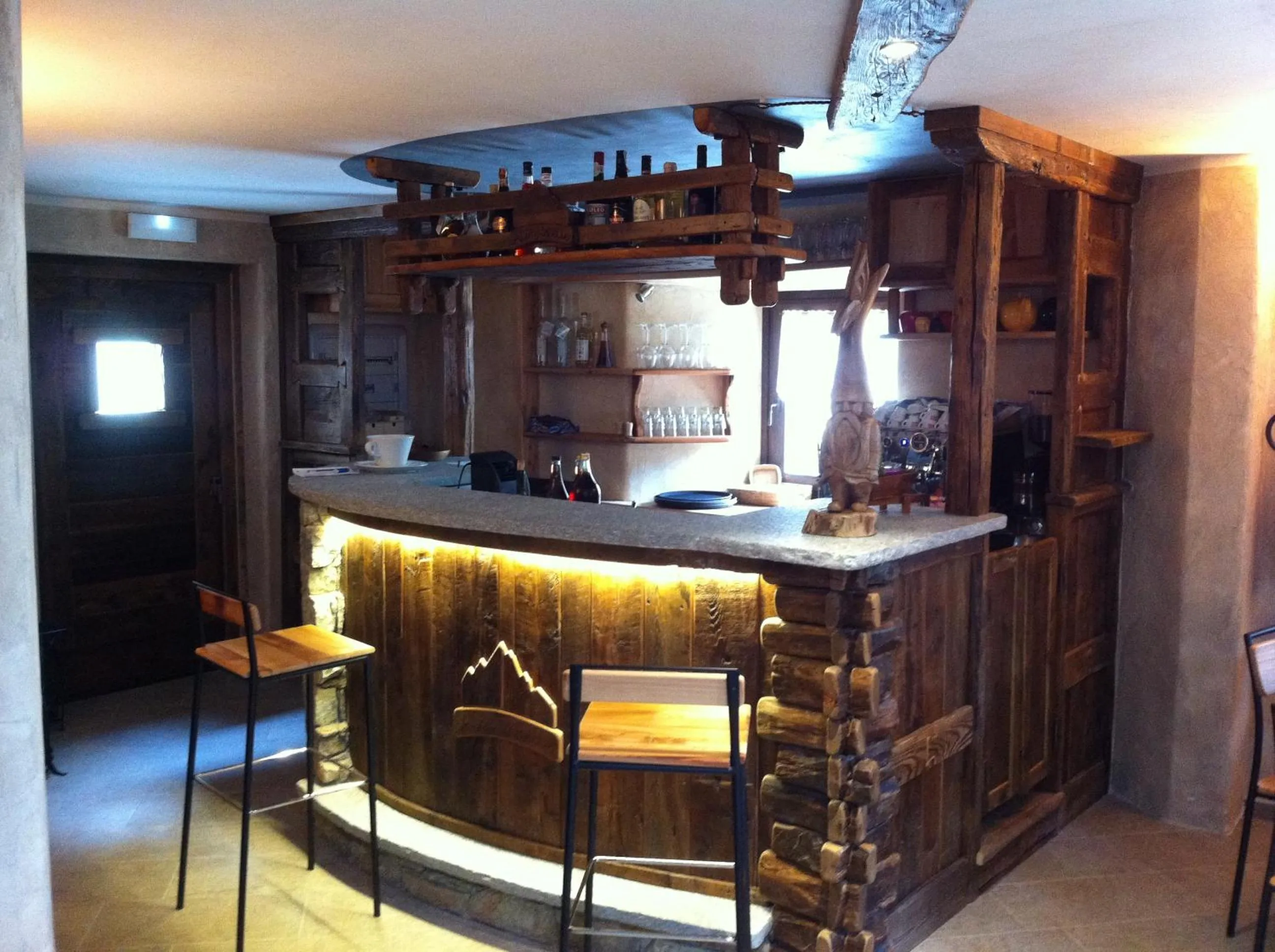 Restaurant/places to eat in Alpe Rebelle