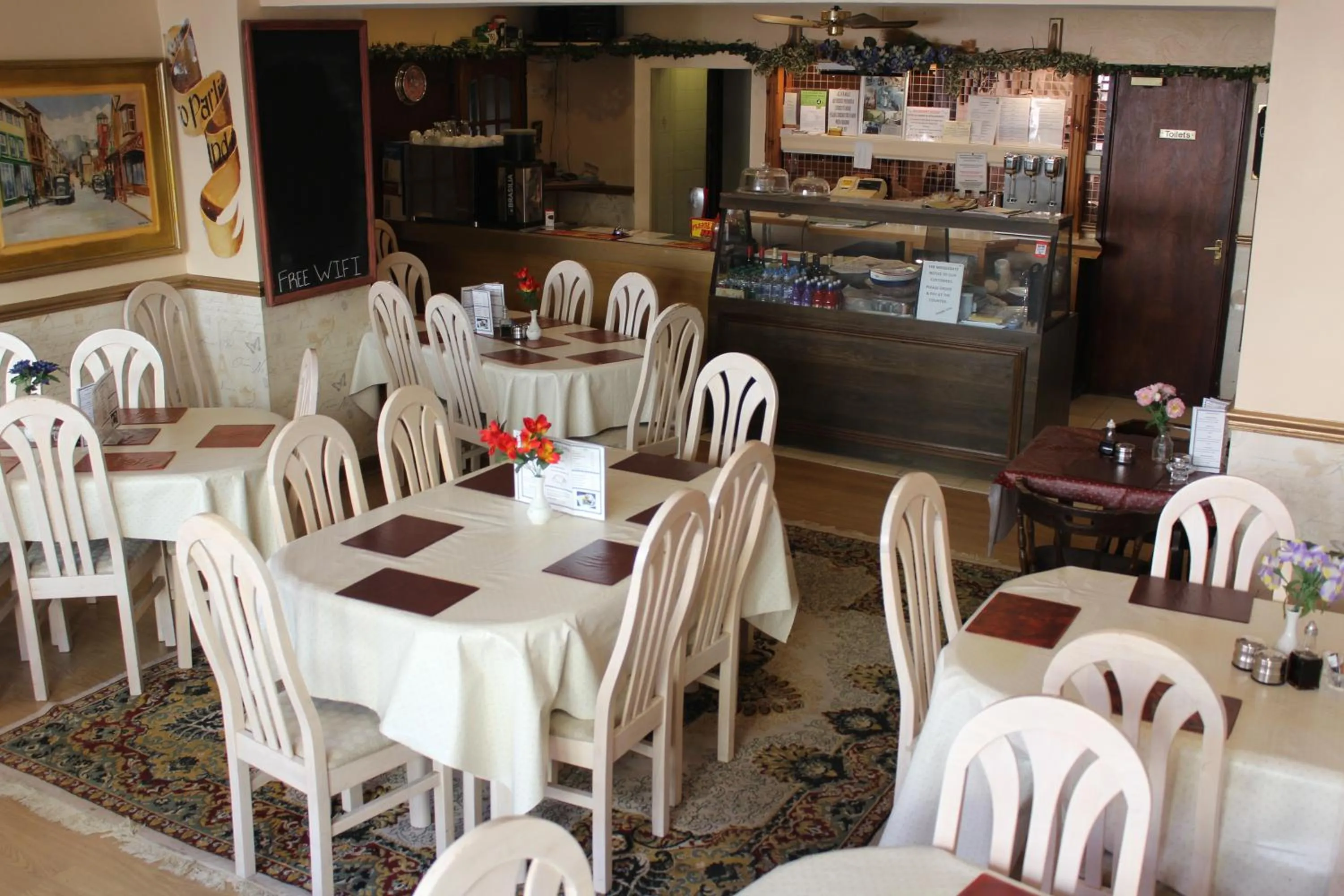 Restaurant/places to eat in Middlegate Hotel