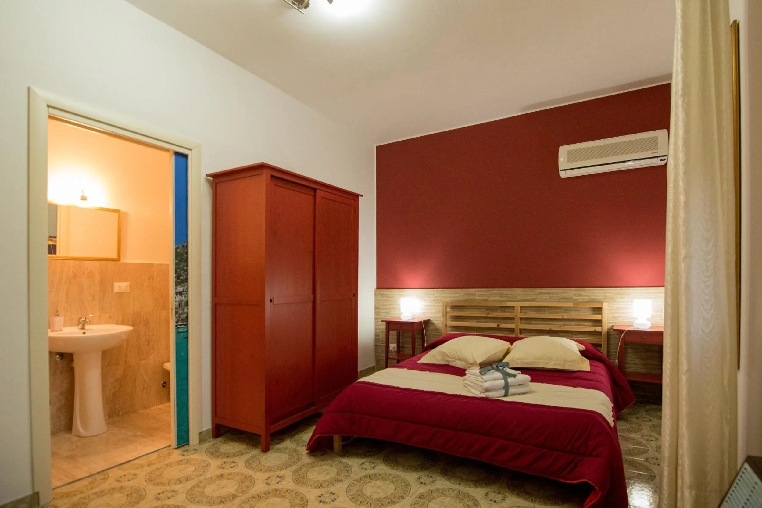 Bedroom, Bed in Camagna Country House