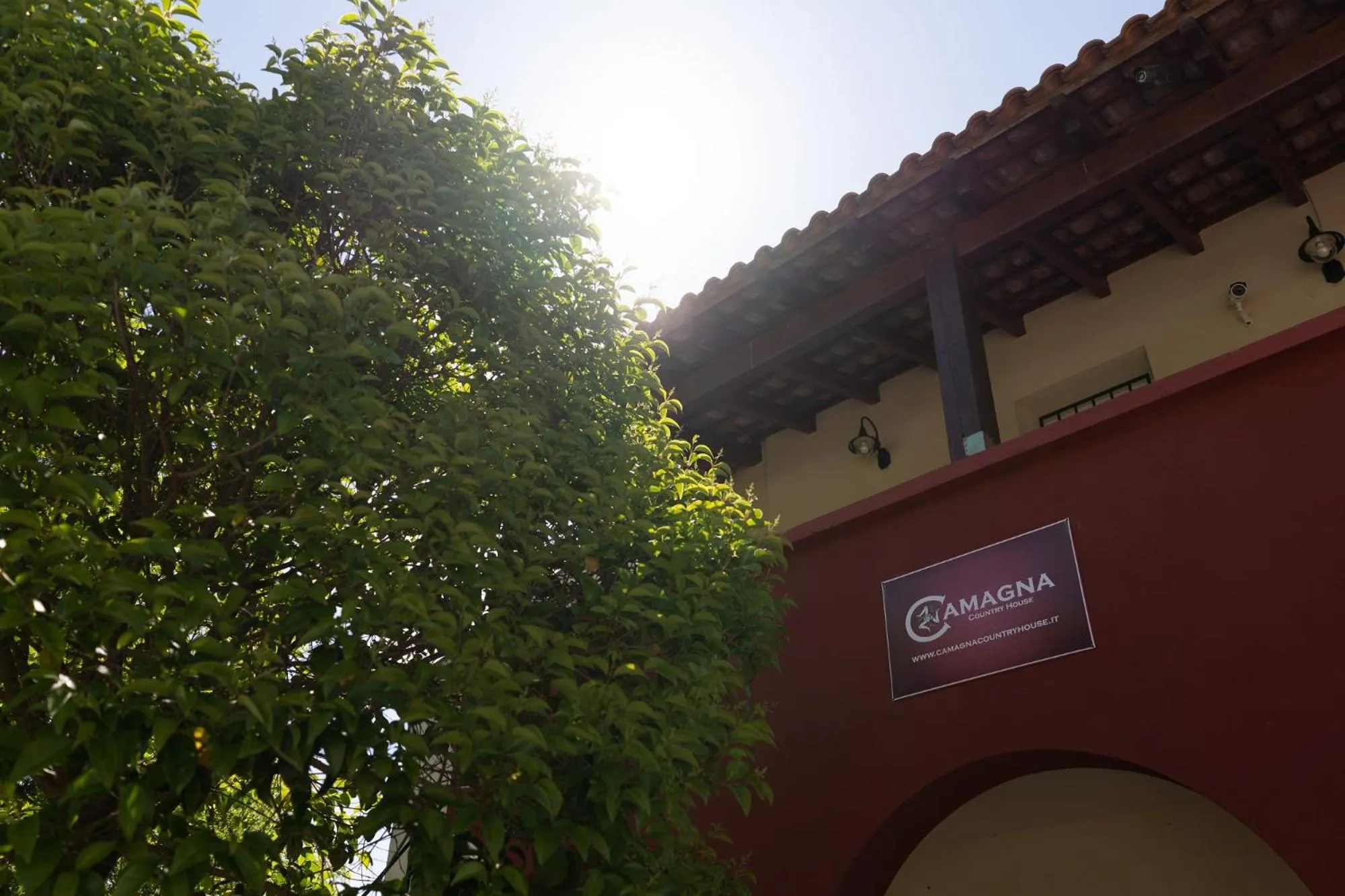 Facade/entrance in Camagna Country House