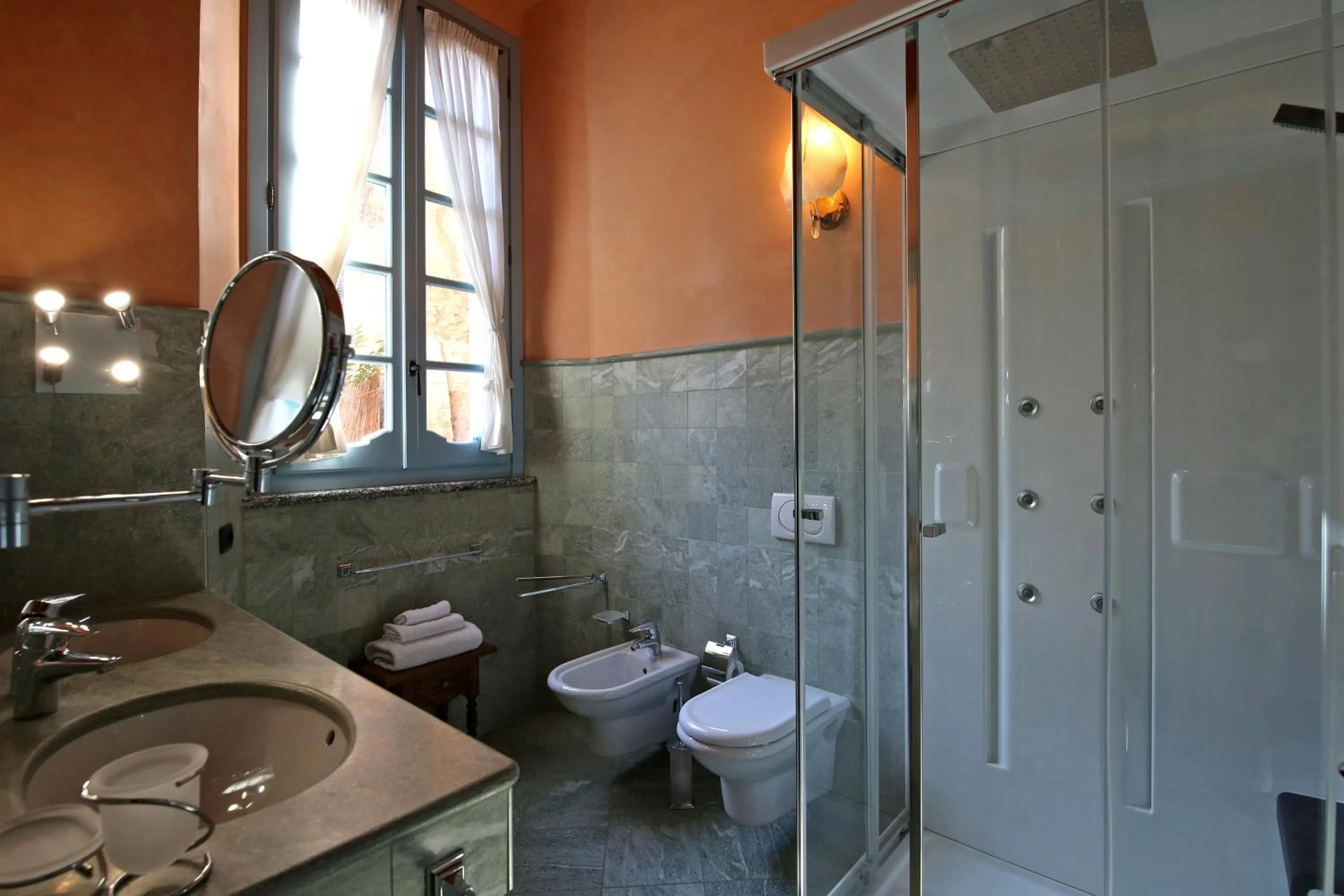 Bathroom in Palazzo Del Vicerè