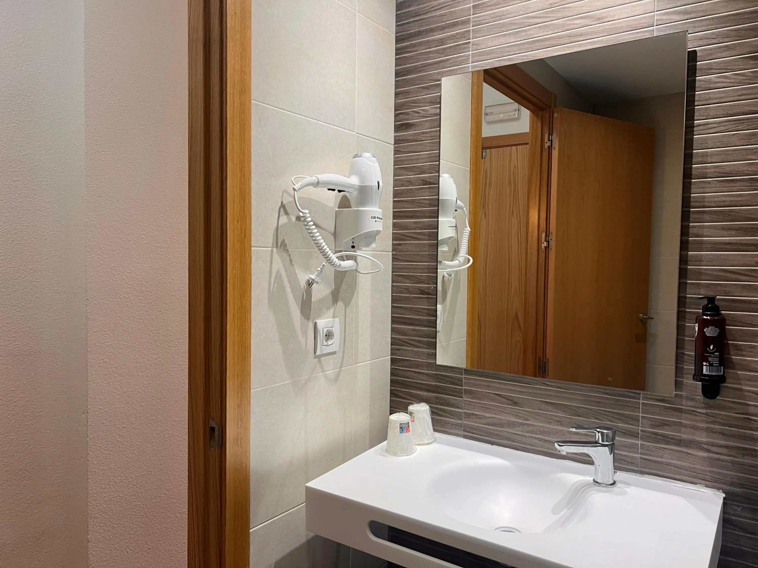 Toilet in Hotel Montesol Benidorm