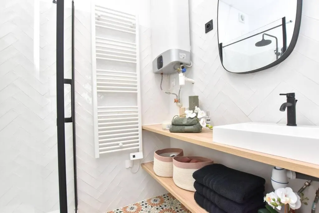 Charming Flat in Montmartre - Imhost