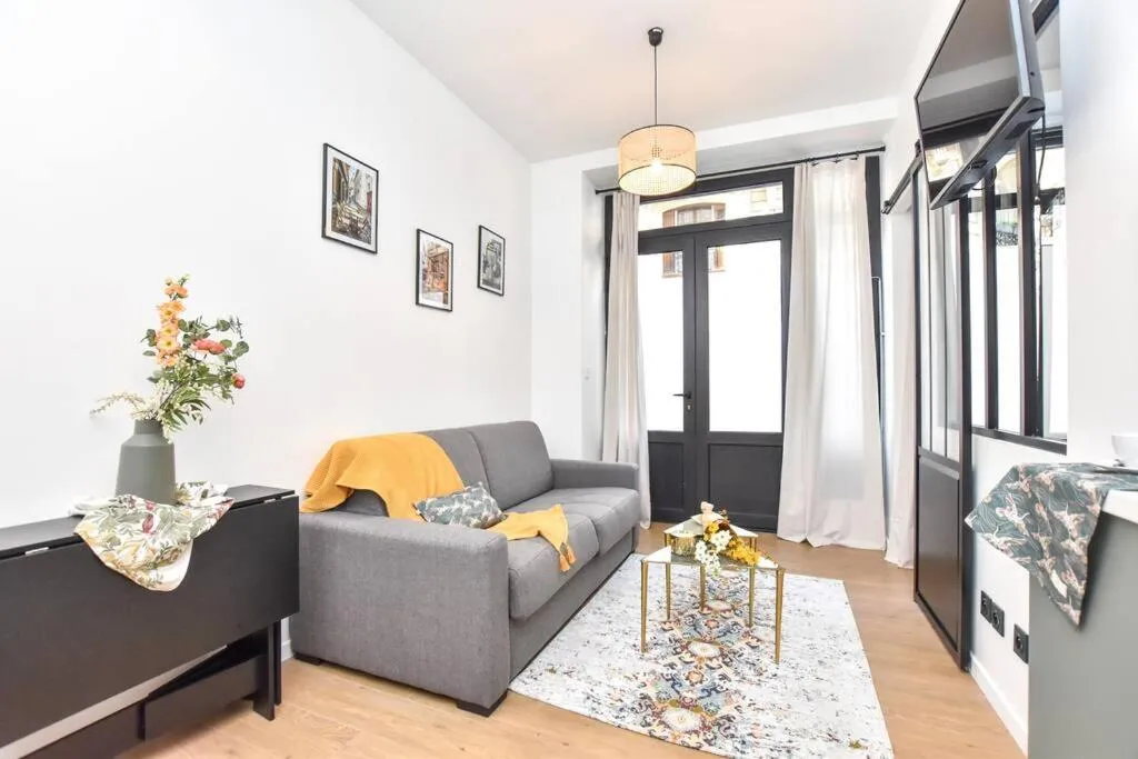 Charming Flat in Montmartre - Imhost
