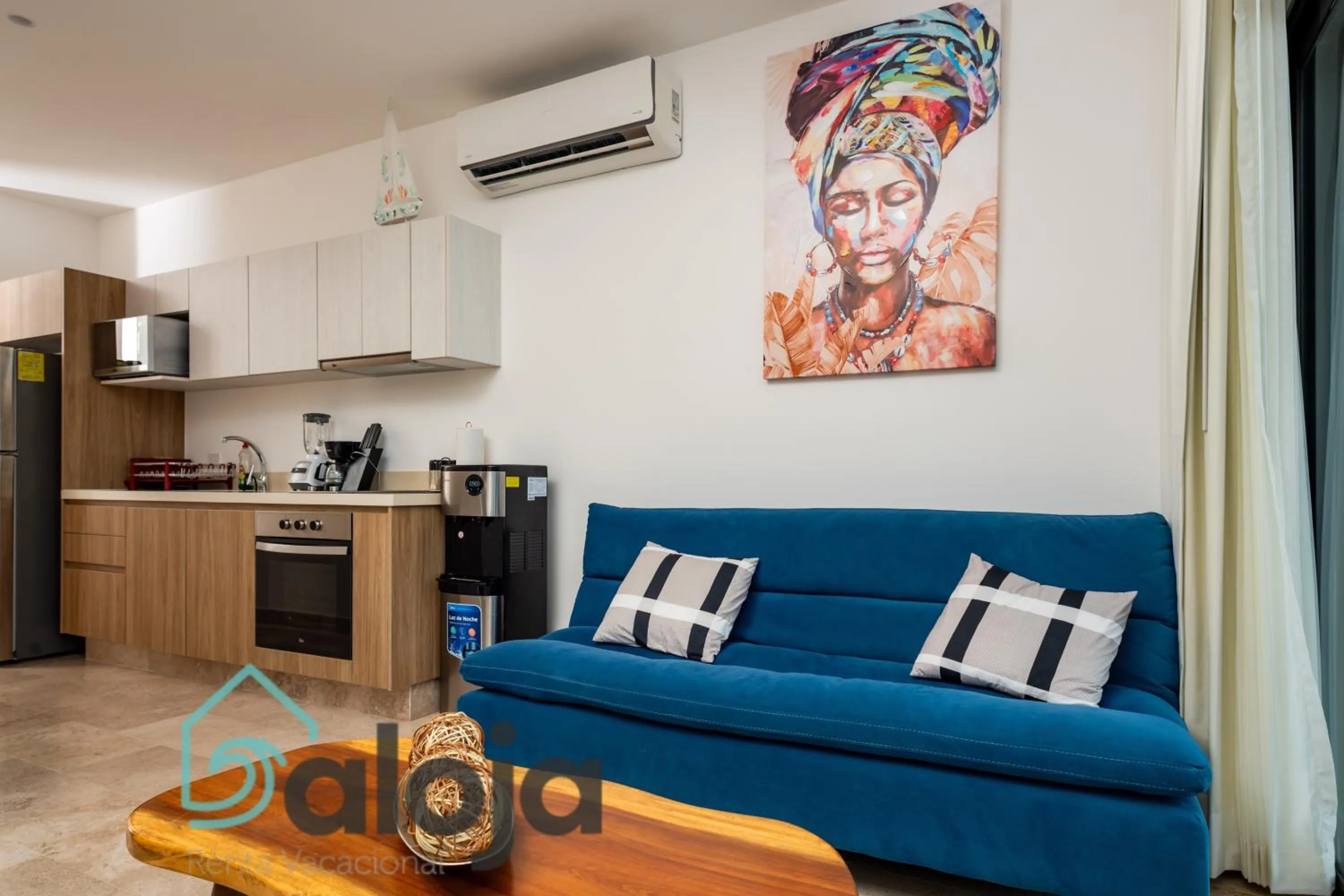 Living room in Ipana condo unos pasos de 5ta Avenida