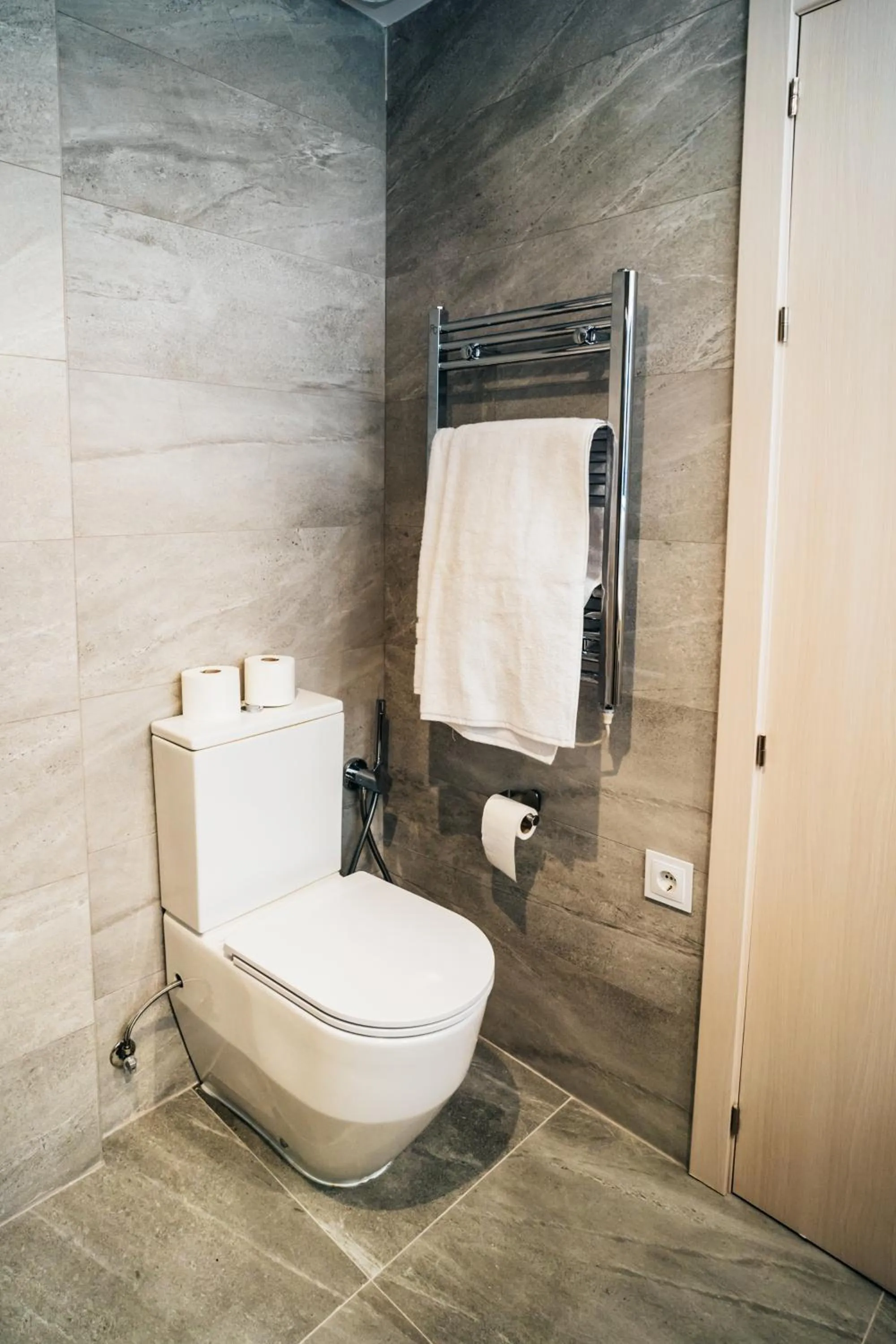 Shower, Bathroom in Arevalos Hotel