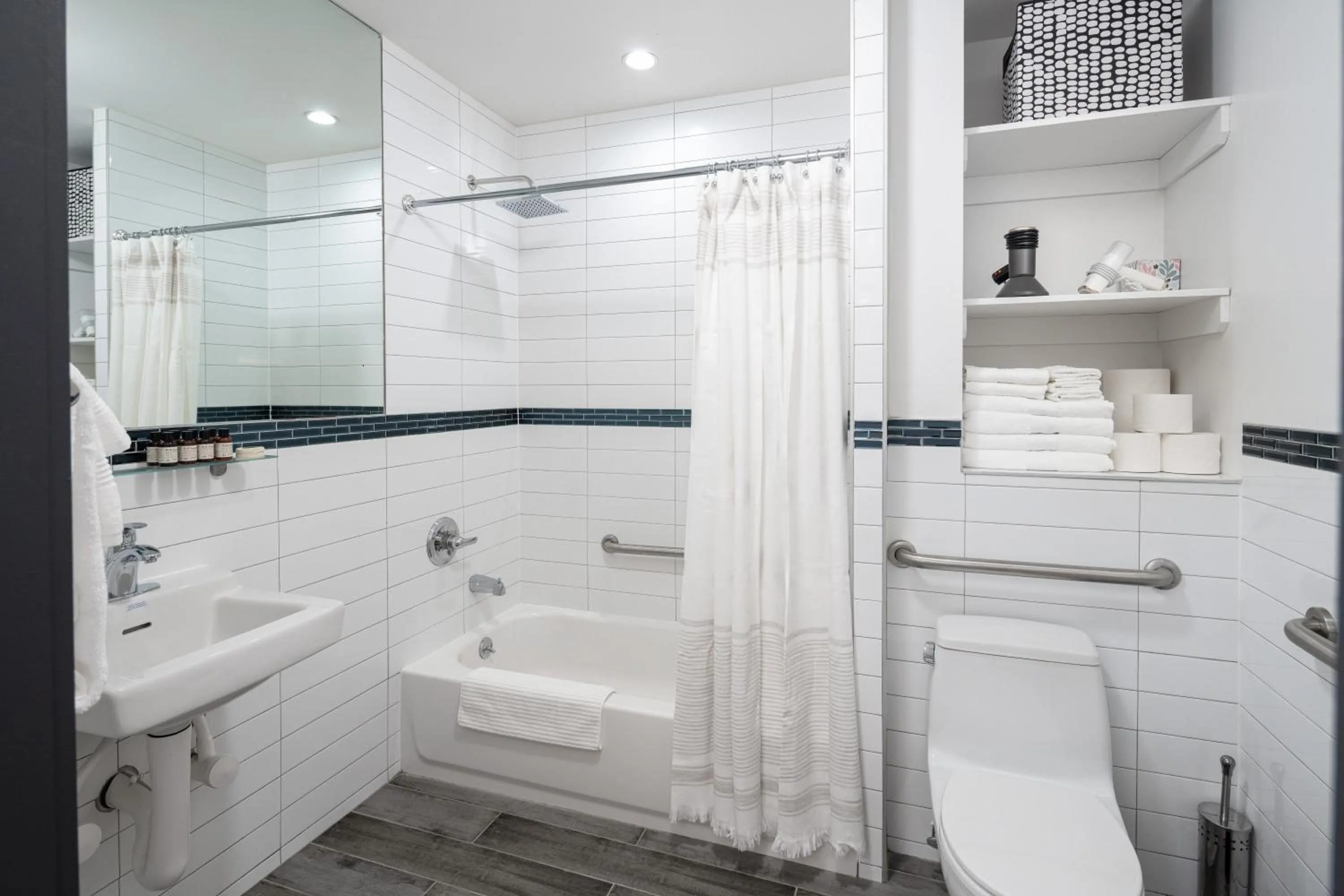 Bathroom in Little Charlie Hotel