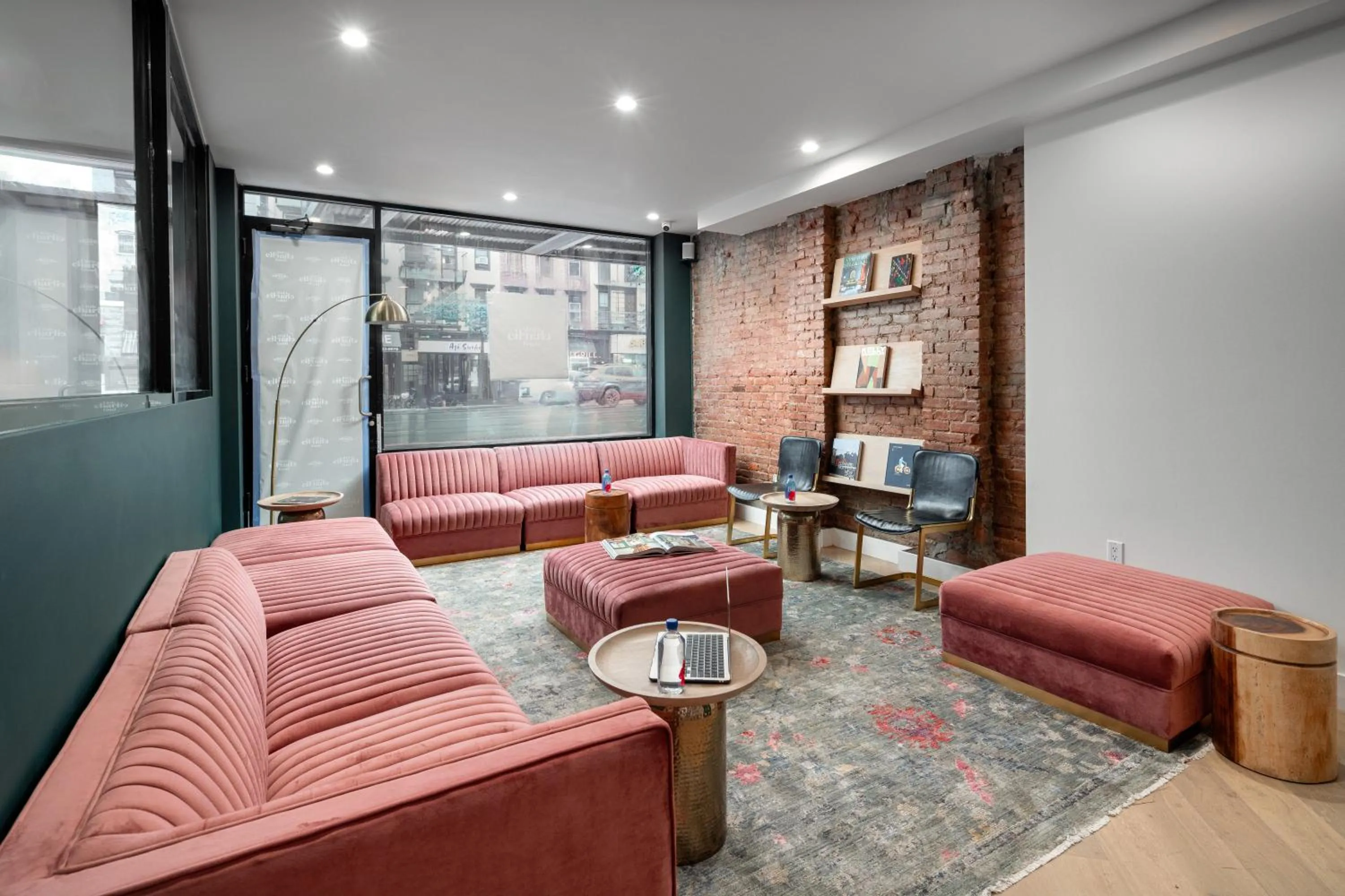 Lobby or reception in Little Charlie Hotel