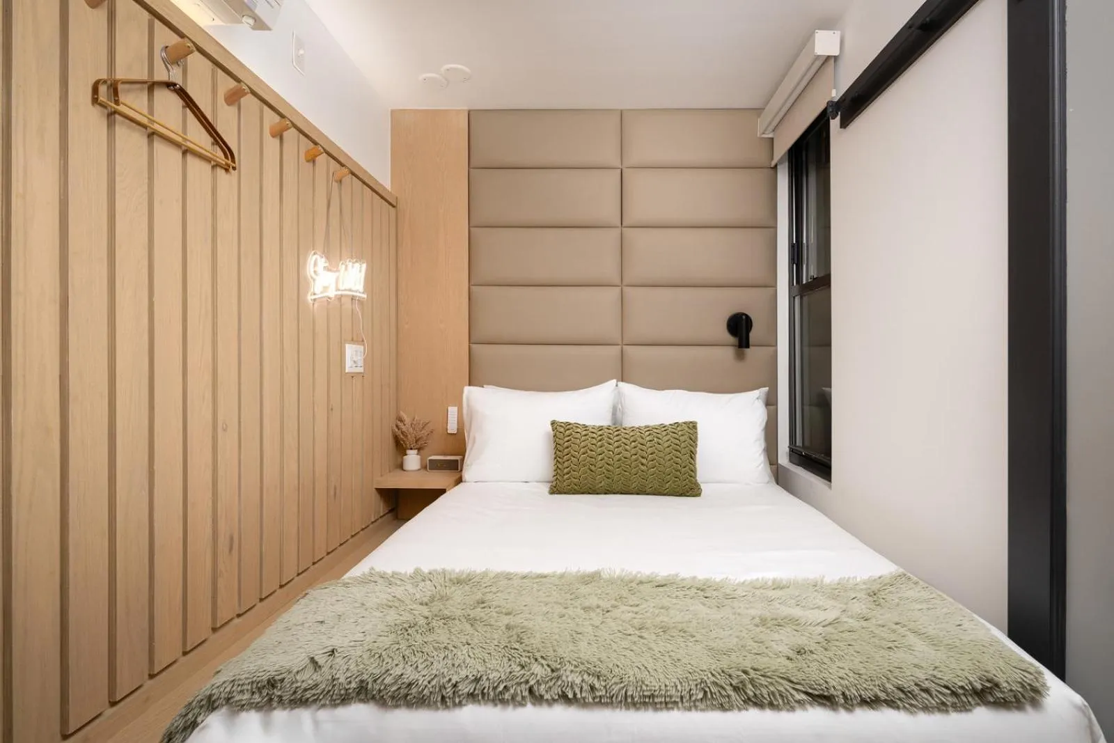 Bedroom, Bed in Little Charlie Hotel