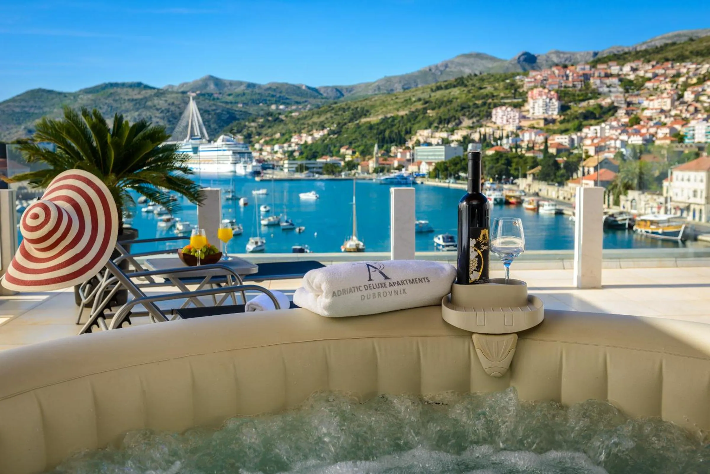 Hot Tub in Adriatic Deluxe Apartments